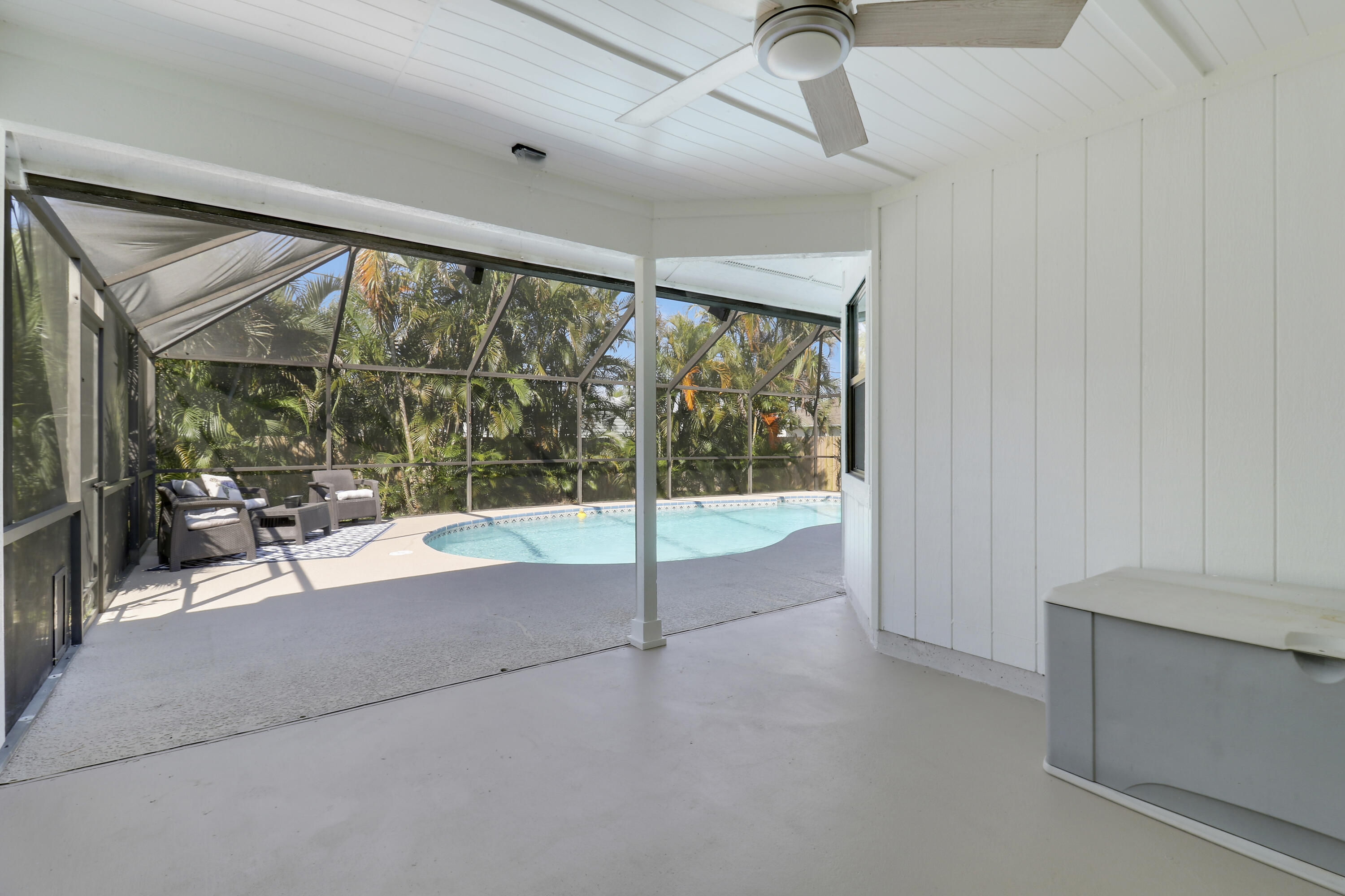 2556 SW Danbury Street