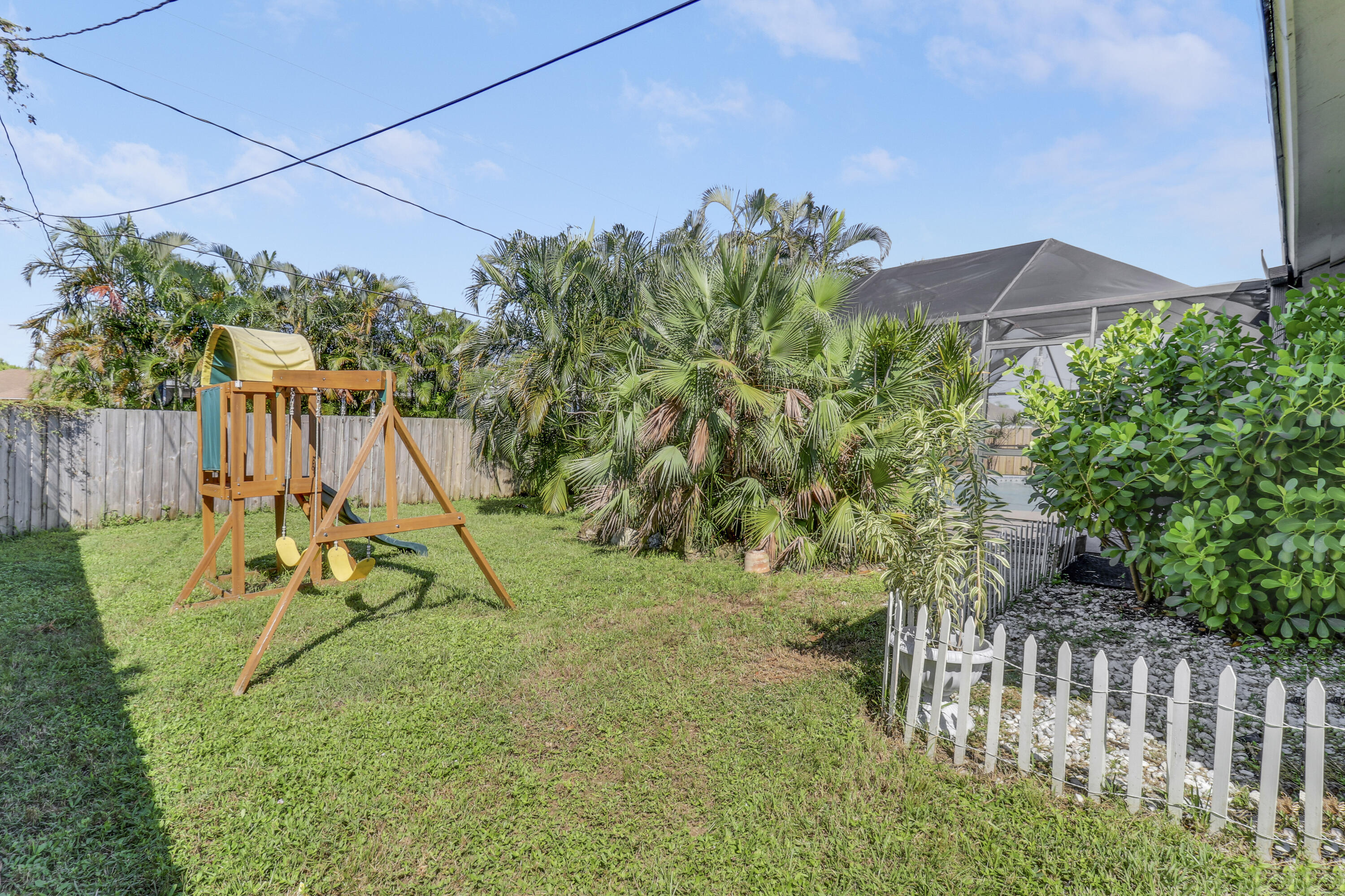 2556 SW Danbury Street