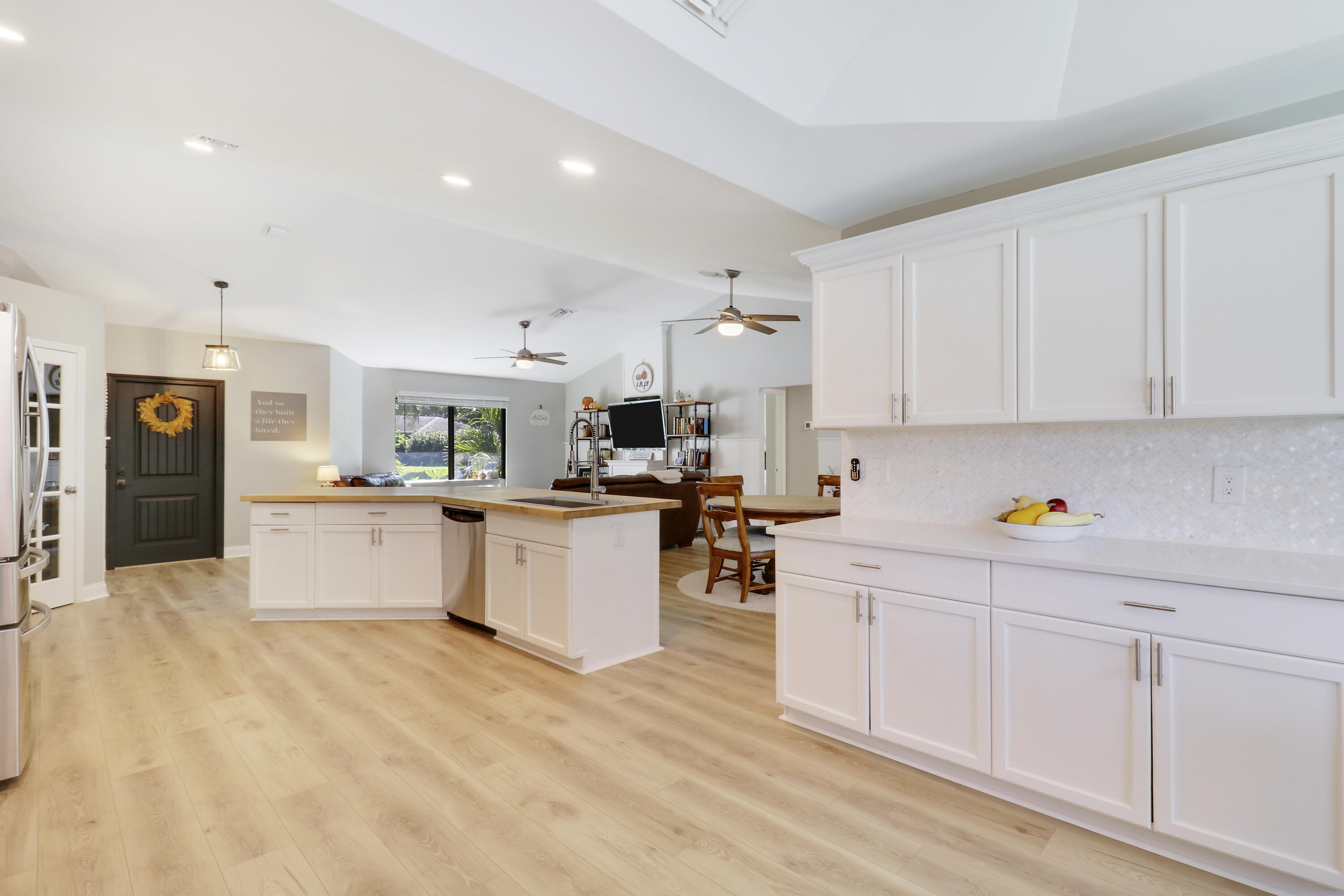 2556 SW Danbury Street