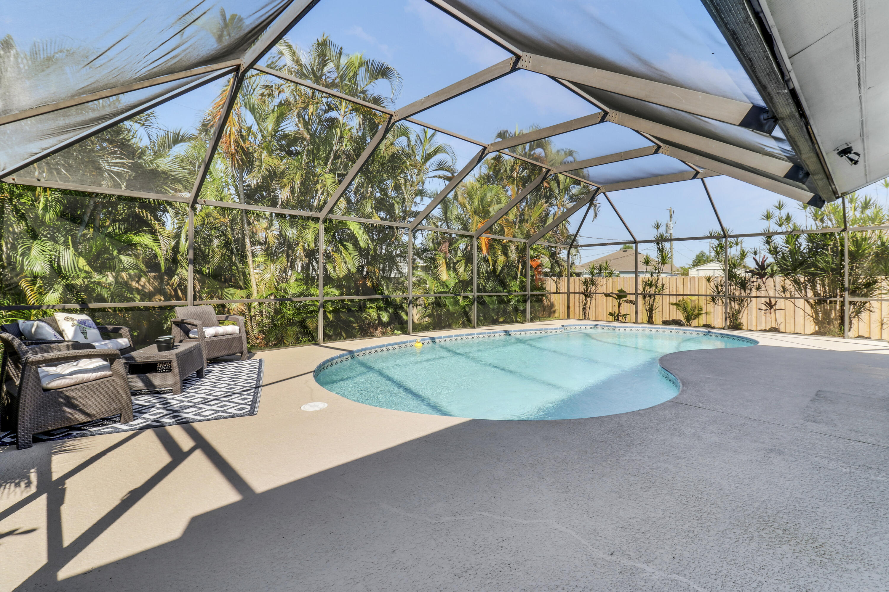 2556 SW Danbury Street