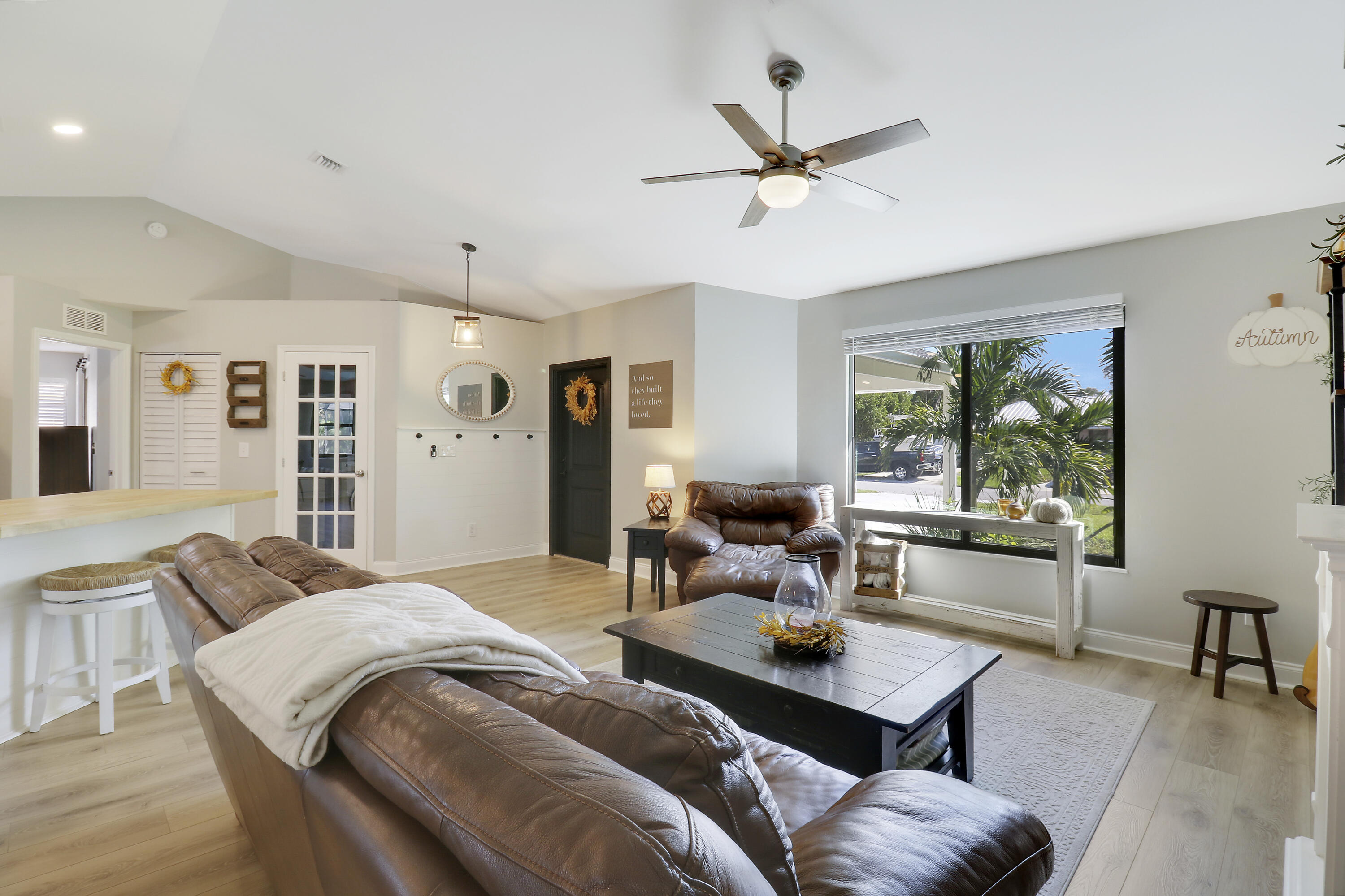 2556 SW Danbury Street