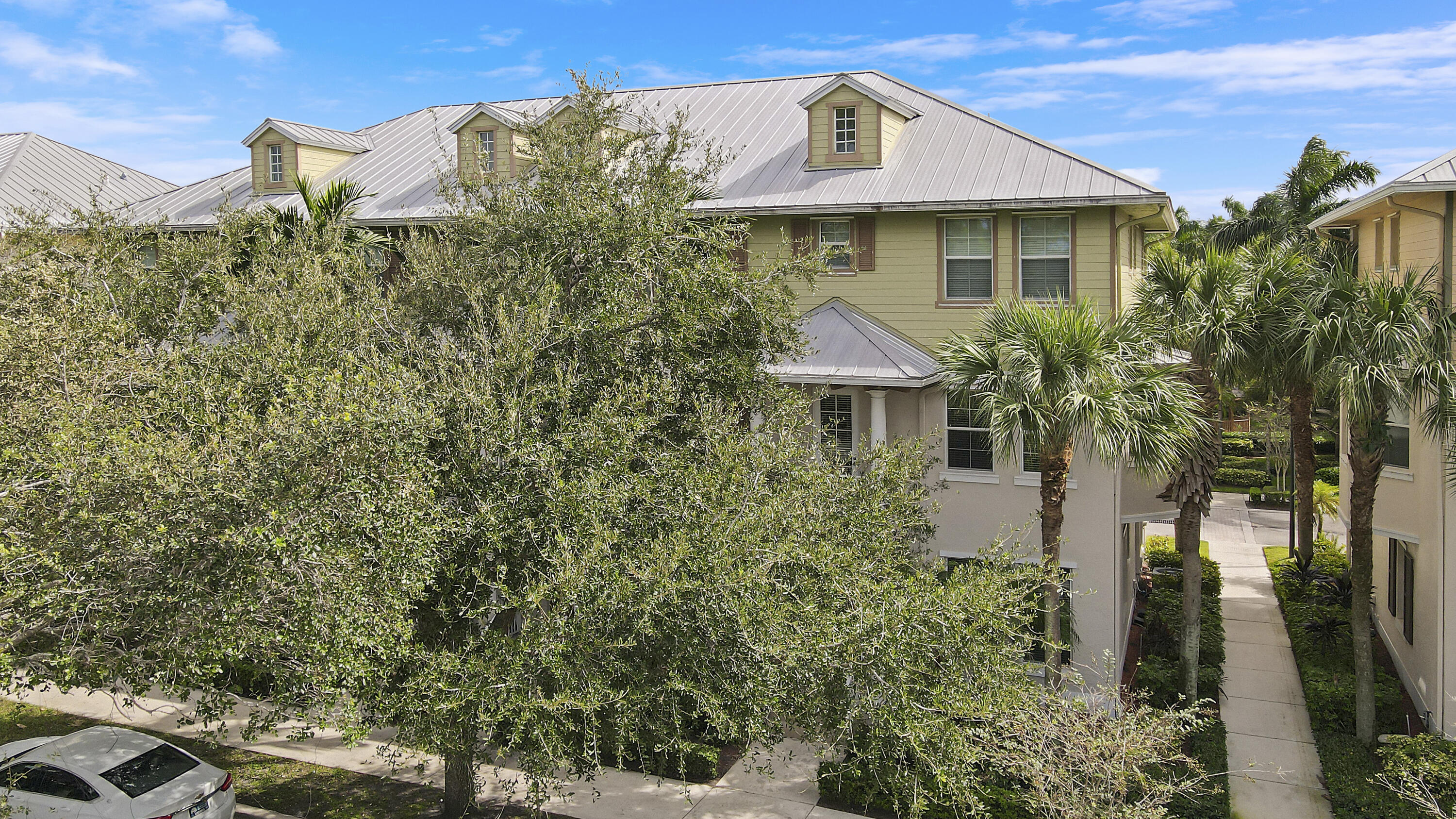 1566 Grande Cull Way