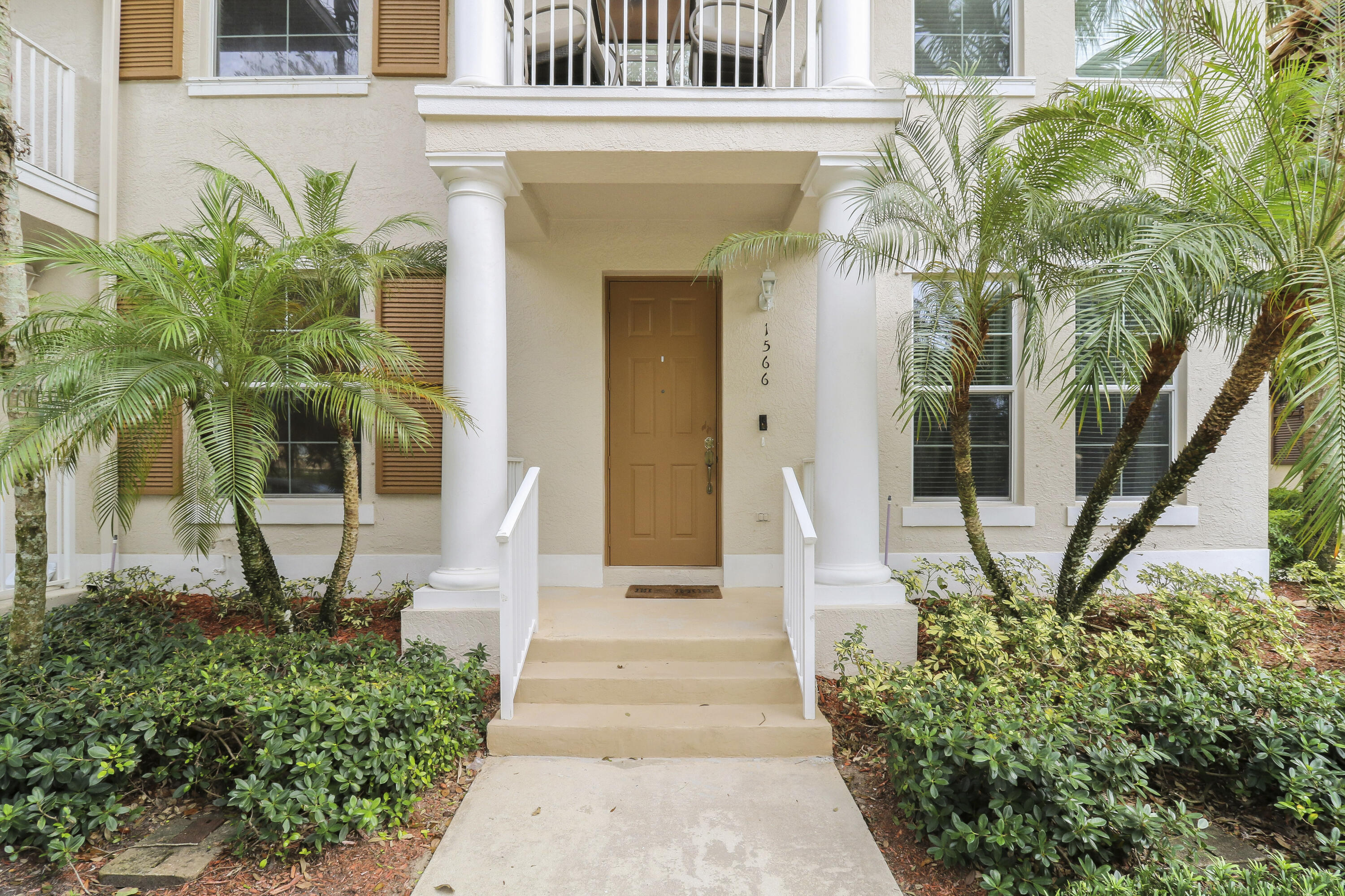 1566 Grande Cull Way