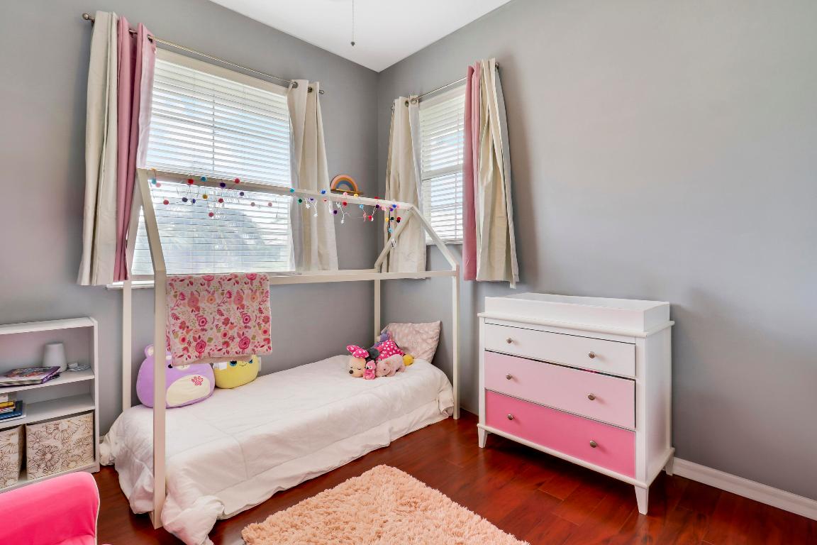 1566 Grande Cull Way