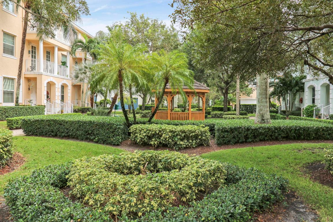 1566 Grande Cull Way