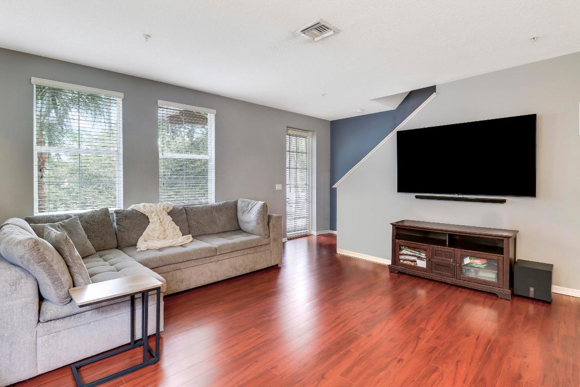 1566 Grande Cull Way