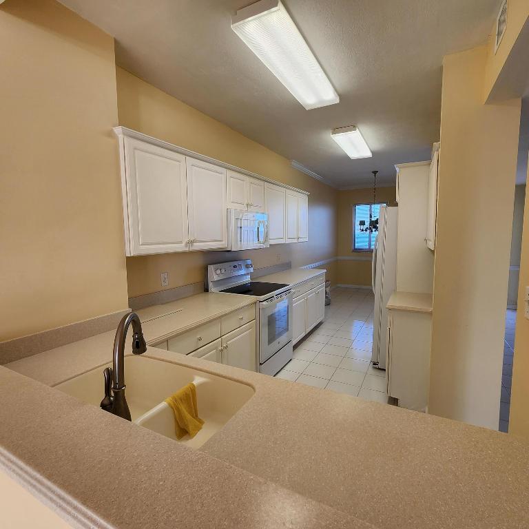 5167 N Highway A1a 1102