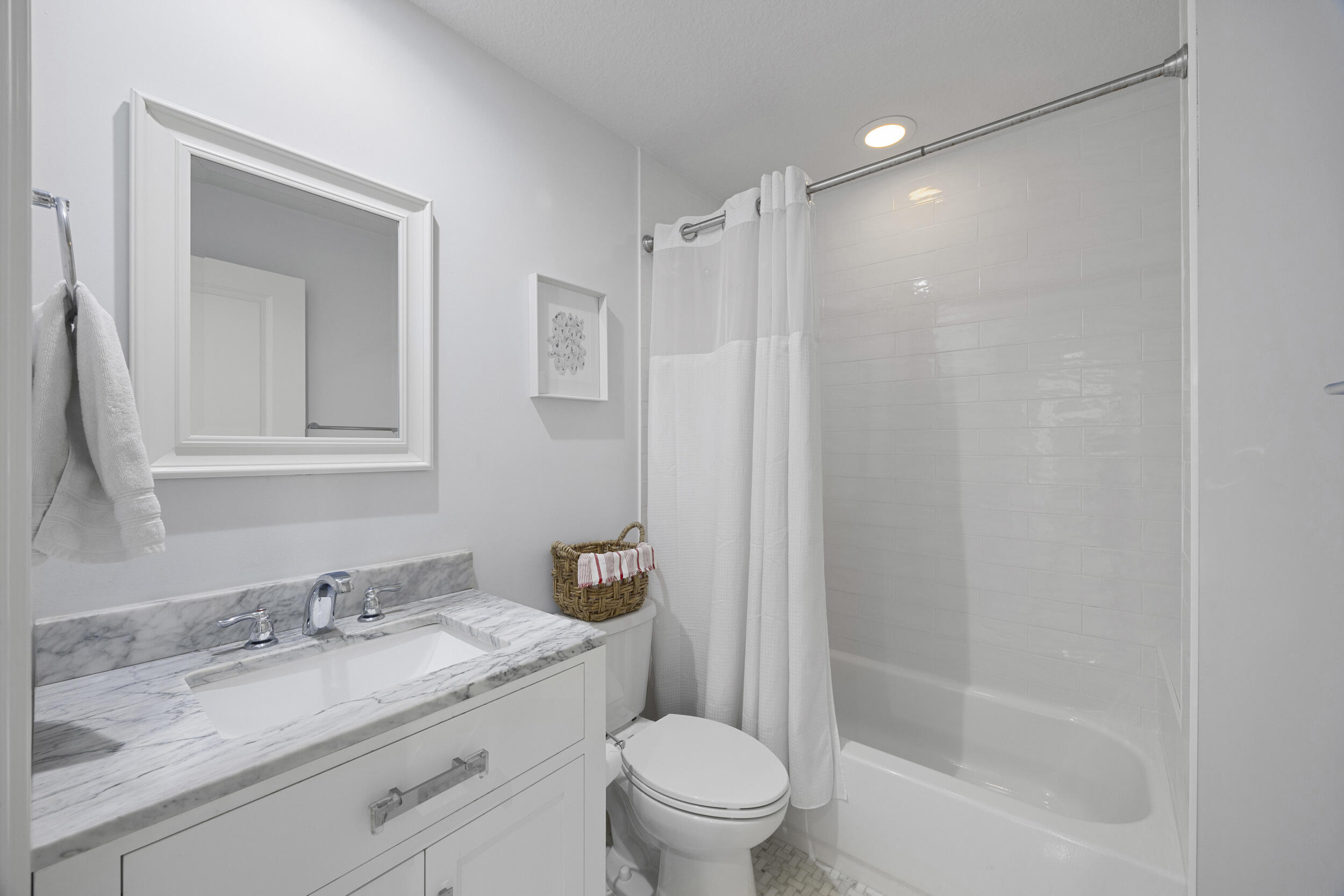 17574 Cinquez Park Road E