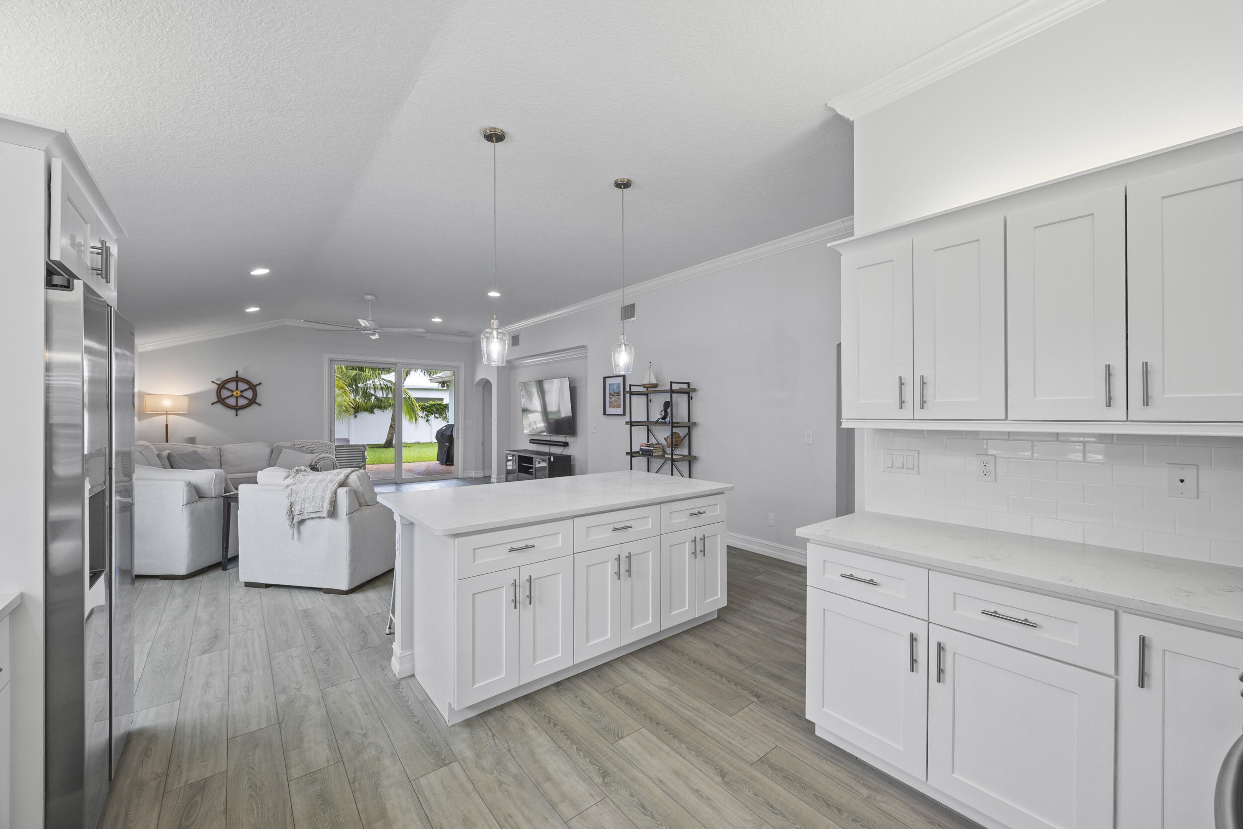 17574 Cinquez Park Road E