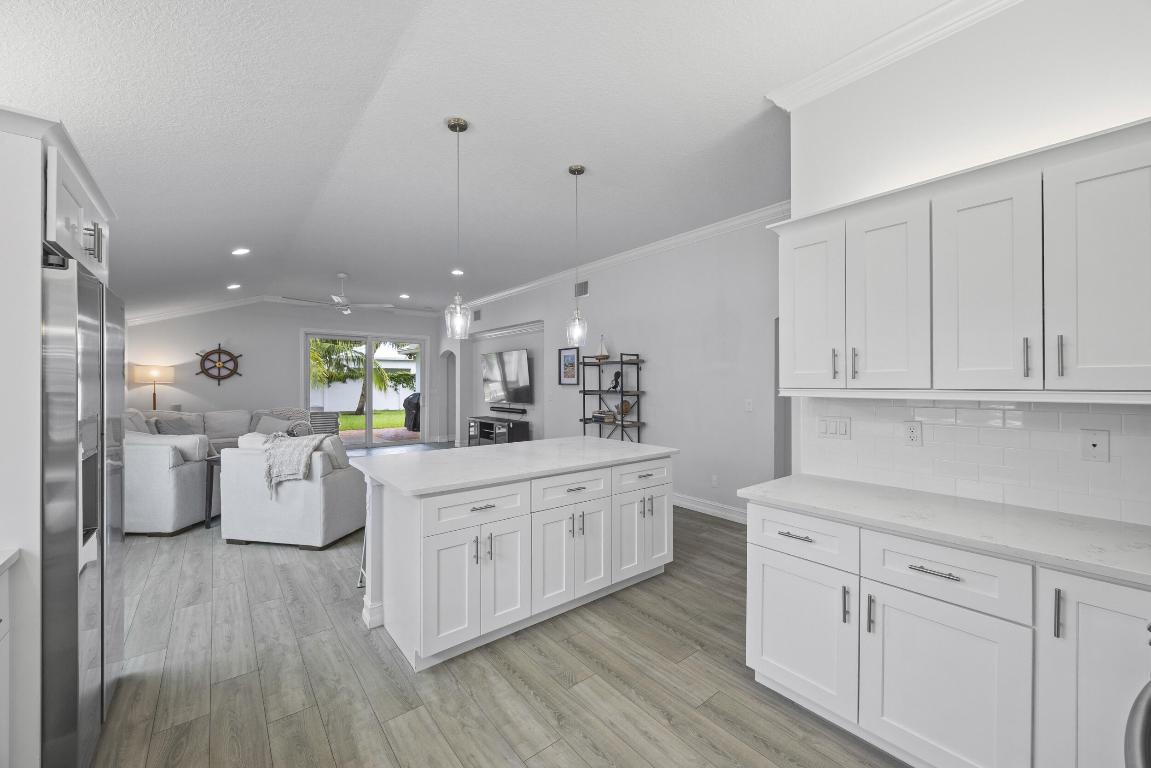 17574 Cinquez Park Road E