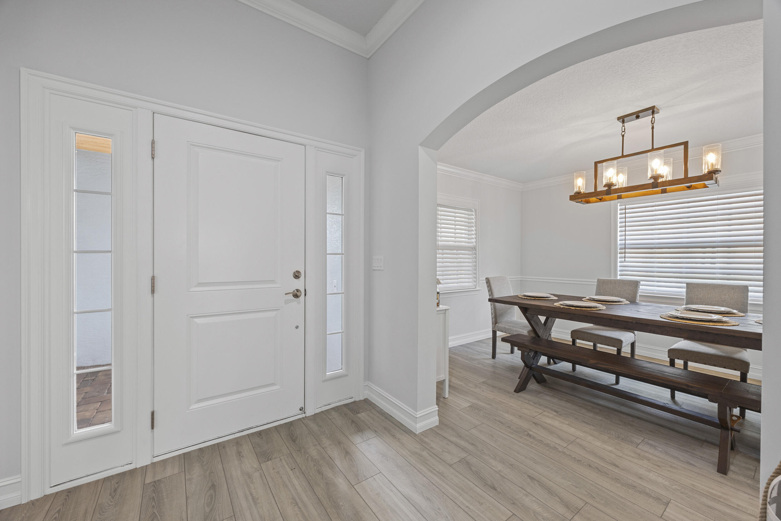 17574 Cinquez Park Road E