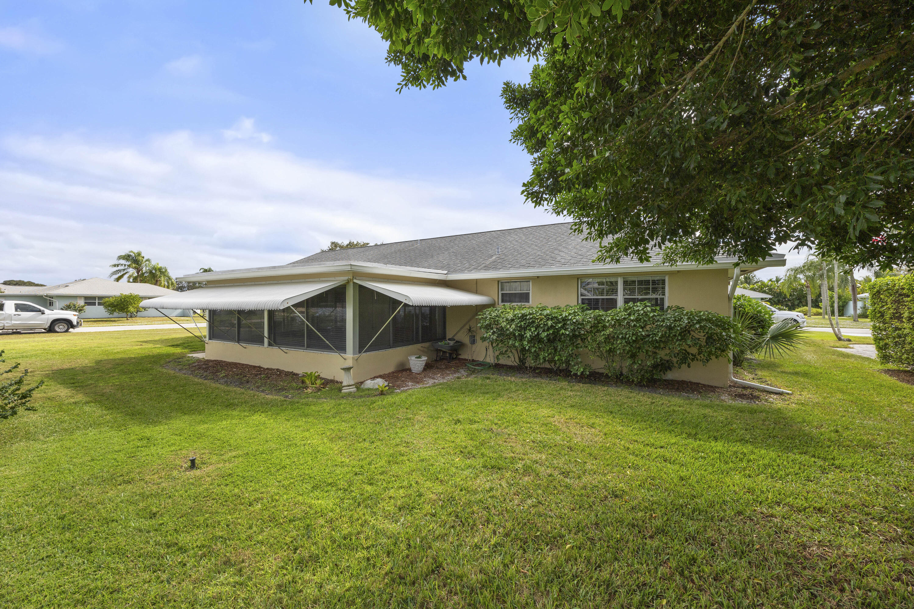 9603 SE Little Club Way S