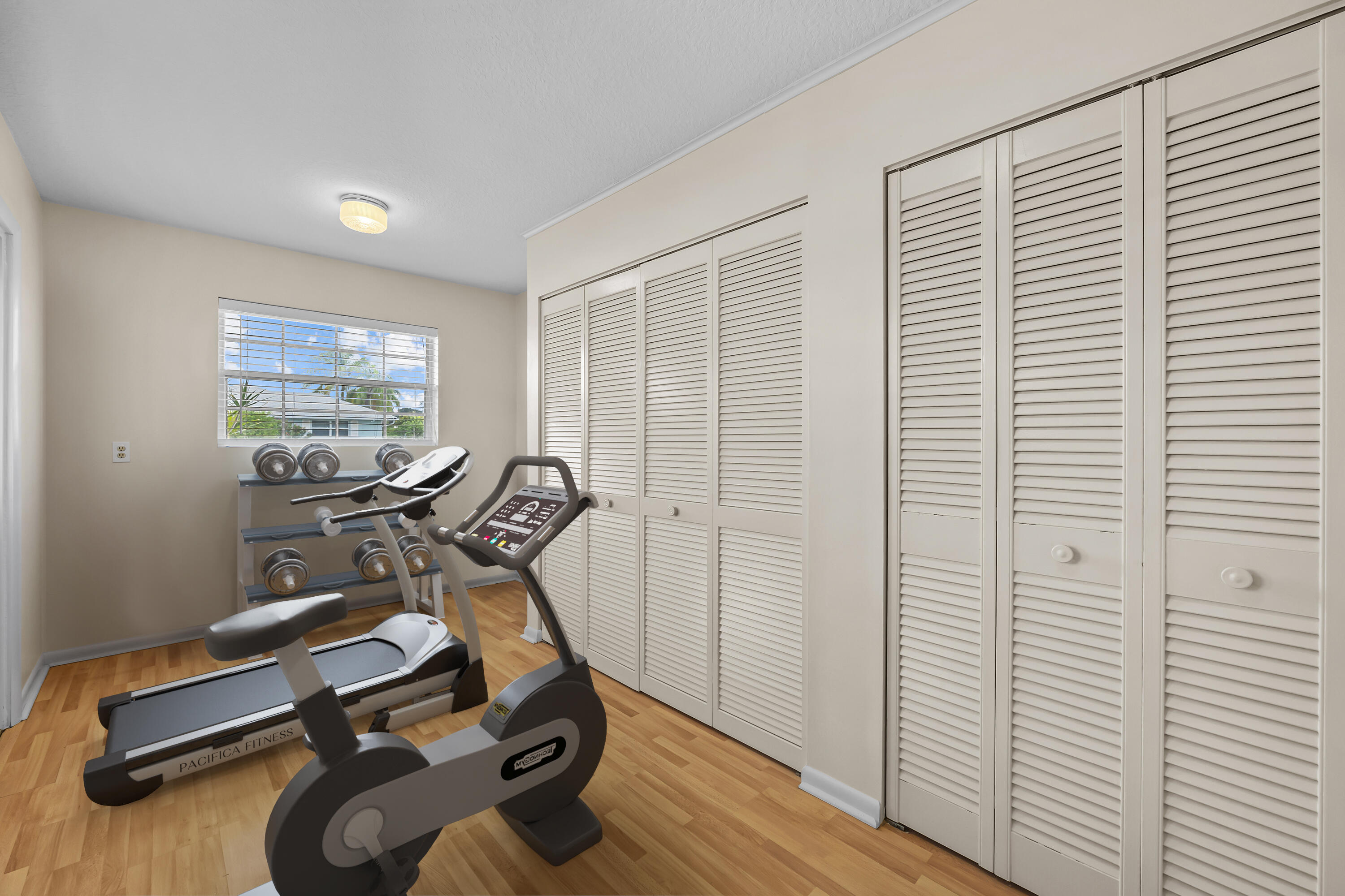 9603 SE Little Club Way S