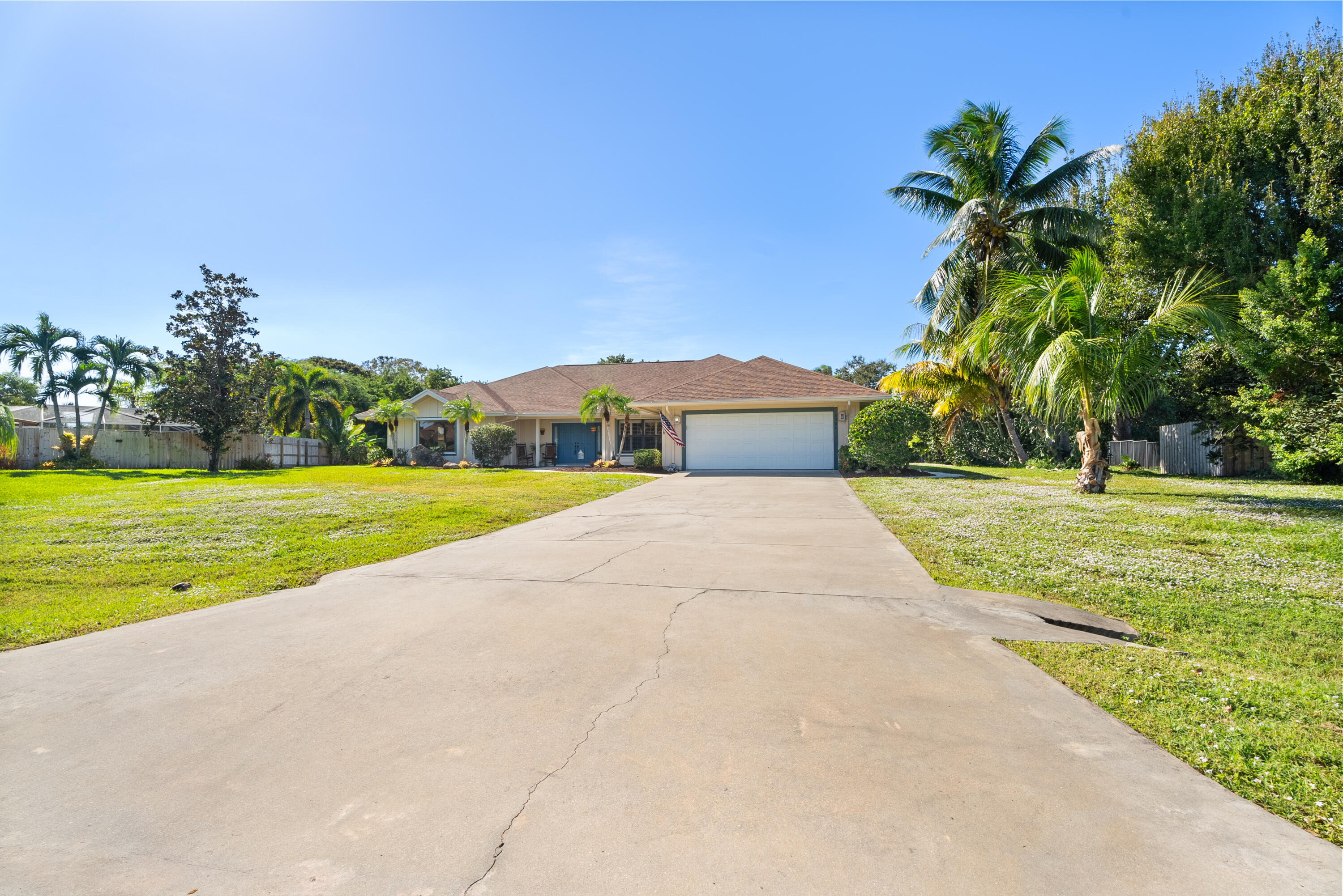 3266 NE Kapok Court