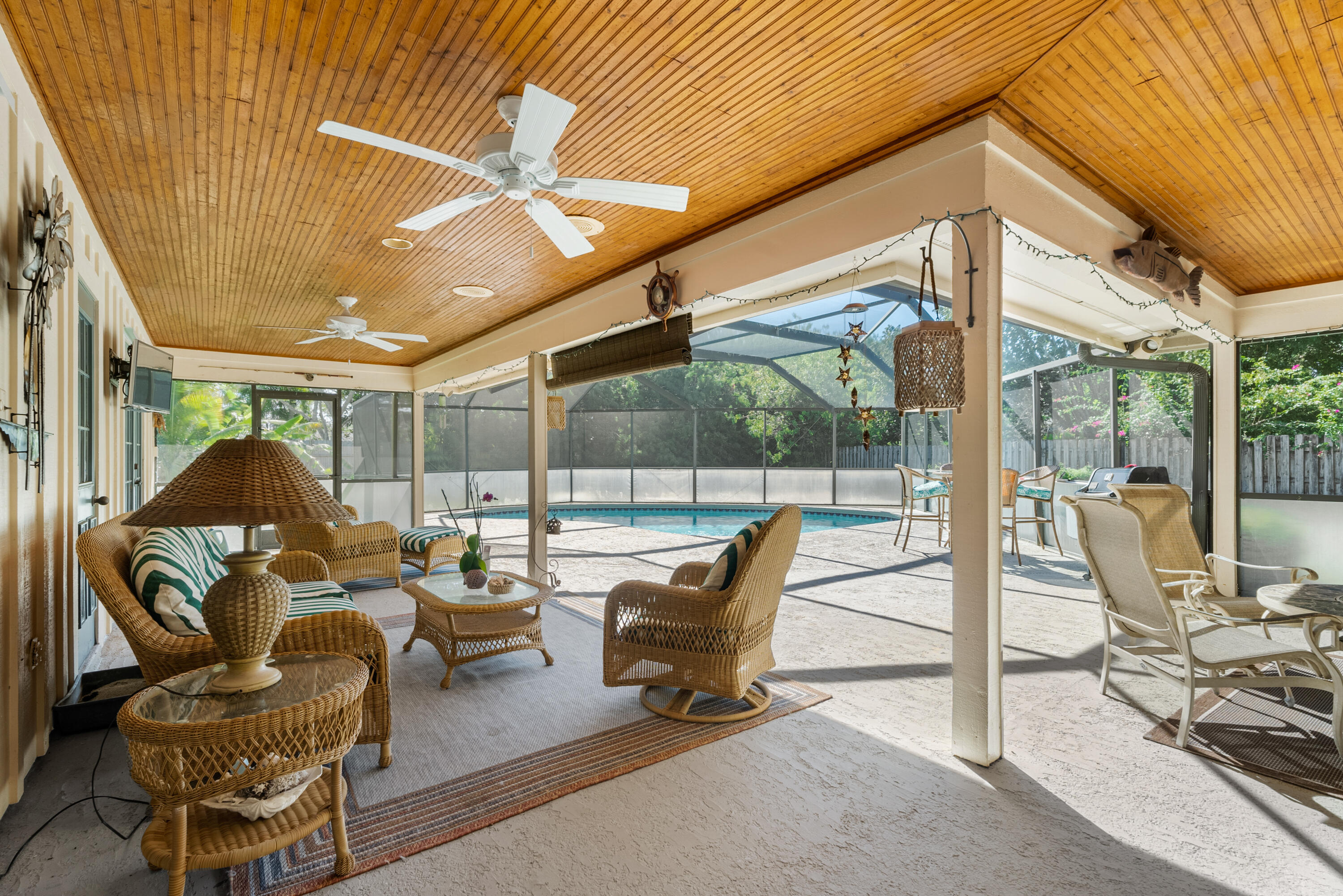 3266 NE Kapok Court