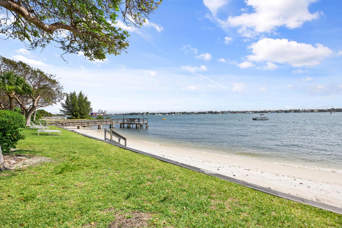 5600 N Flagler Drive 305