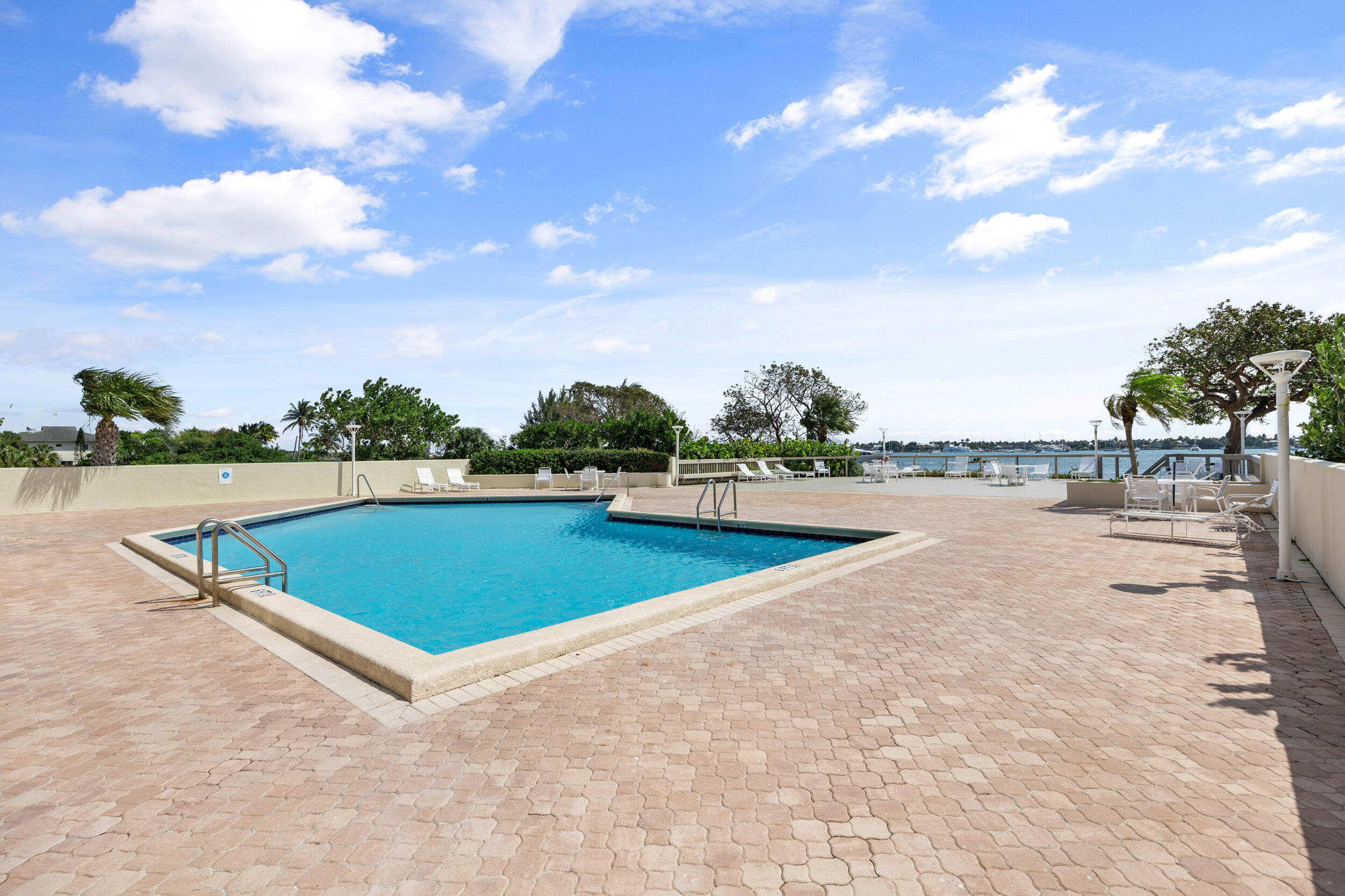 5600 N Flagler Drive 305