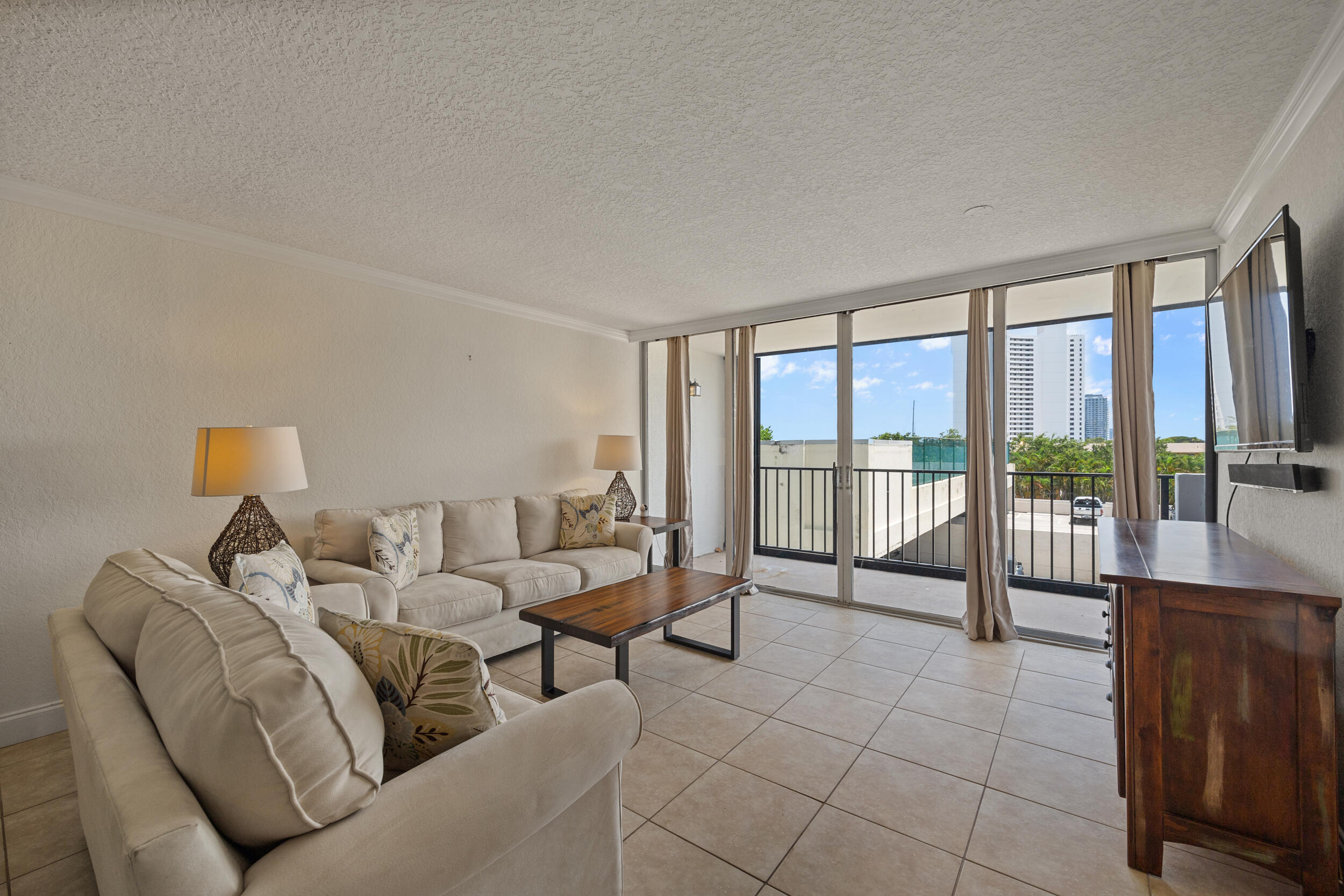 5600 N Flagler Drive 305