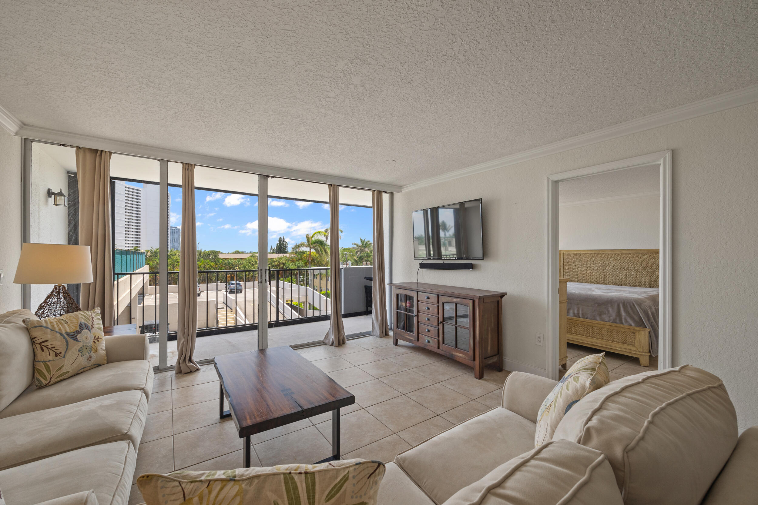 5600 N Flagler Drive 305