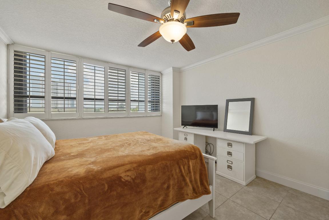 5600 N Flagler Drive 305