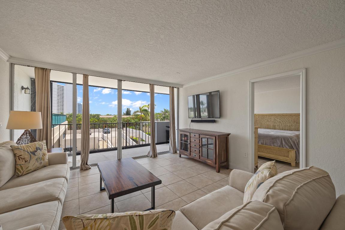 5600 N Flagler Drive 305