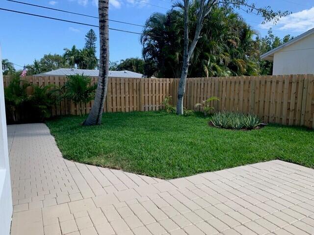 127 W Riverside Drive