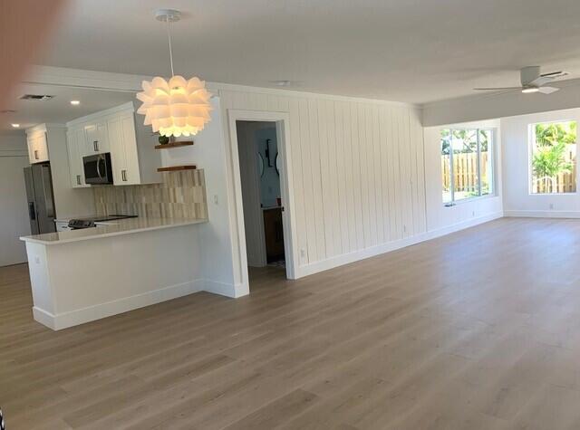 127 W Riverside Drive