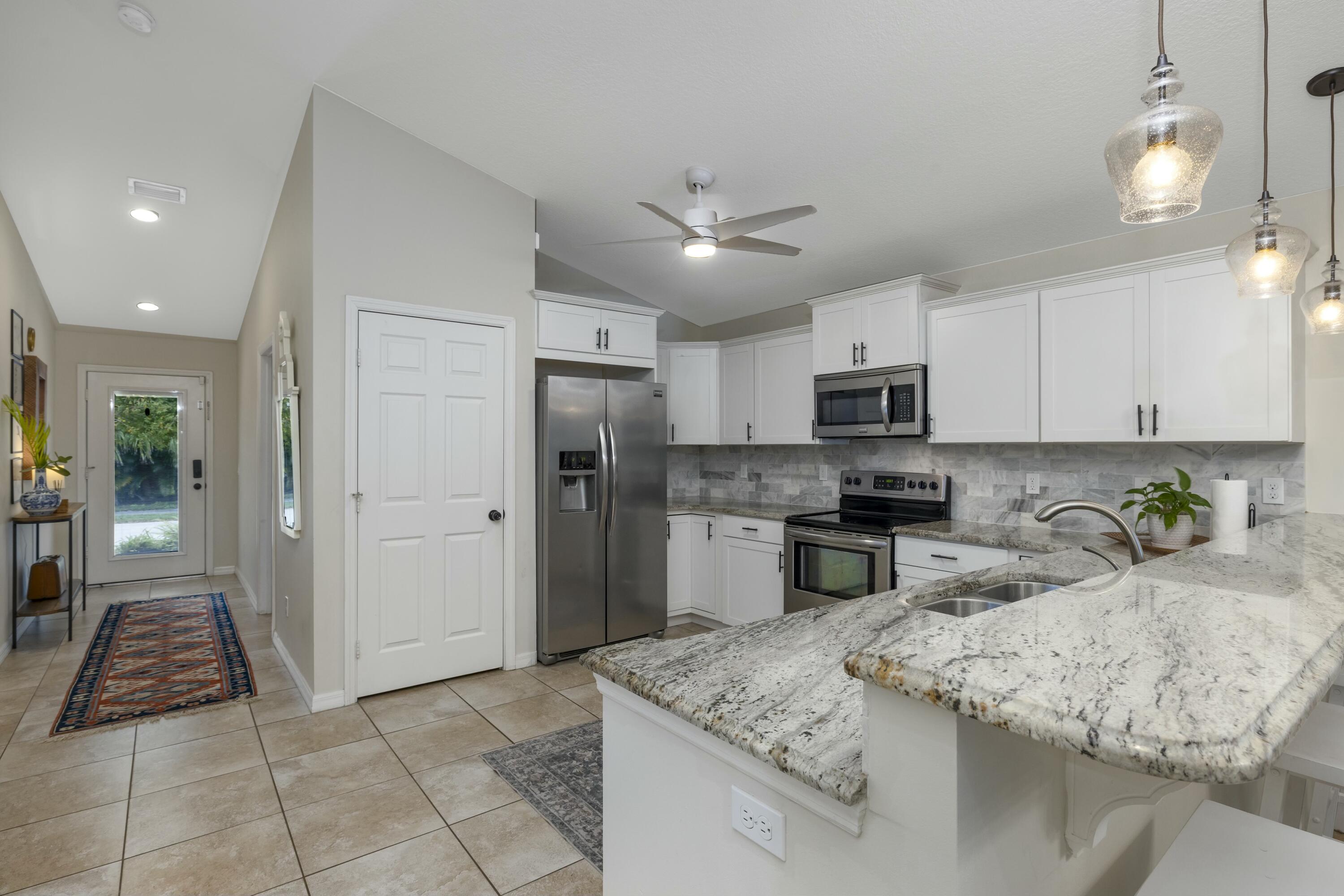 807 SW 28th Street