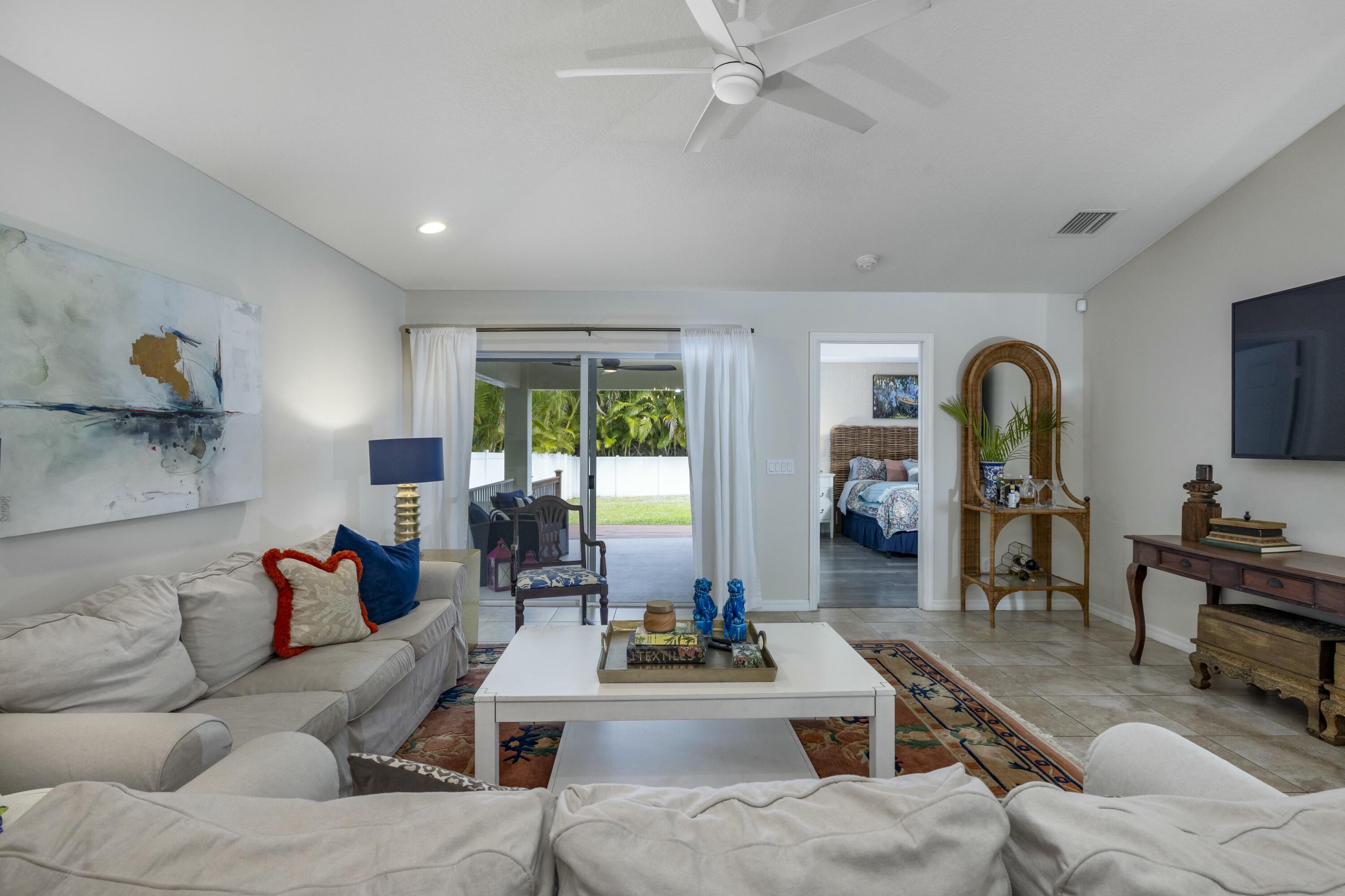 807 SW 28th Street