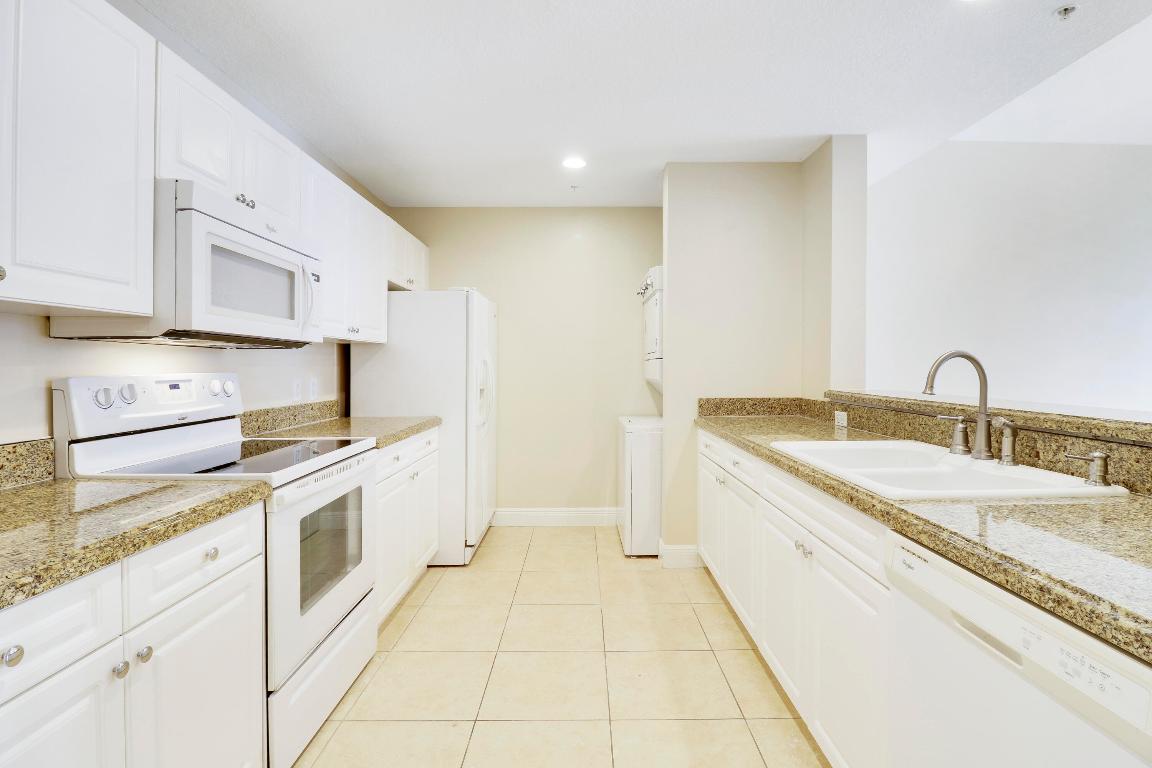 1203 Town Center 220 Drive 220