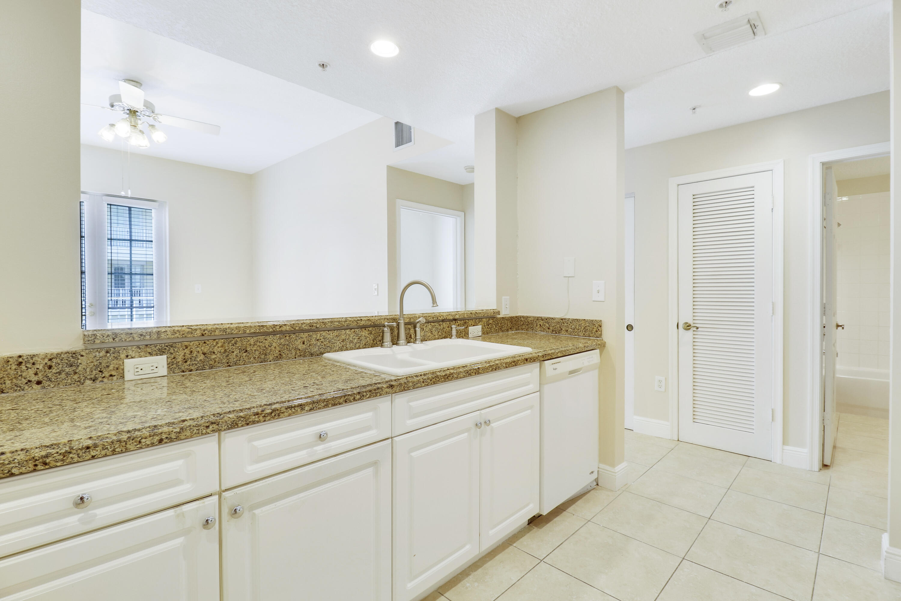 1203 Town Center 220 Drive 220