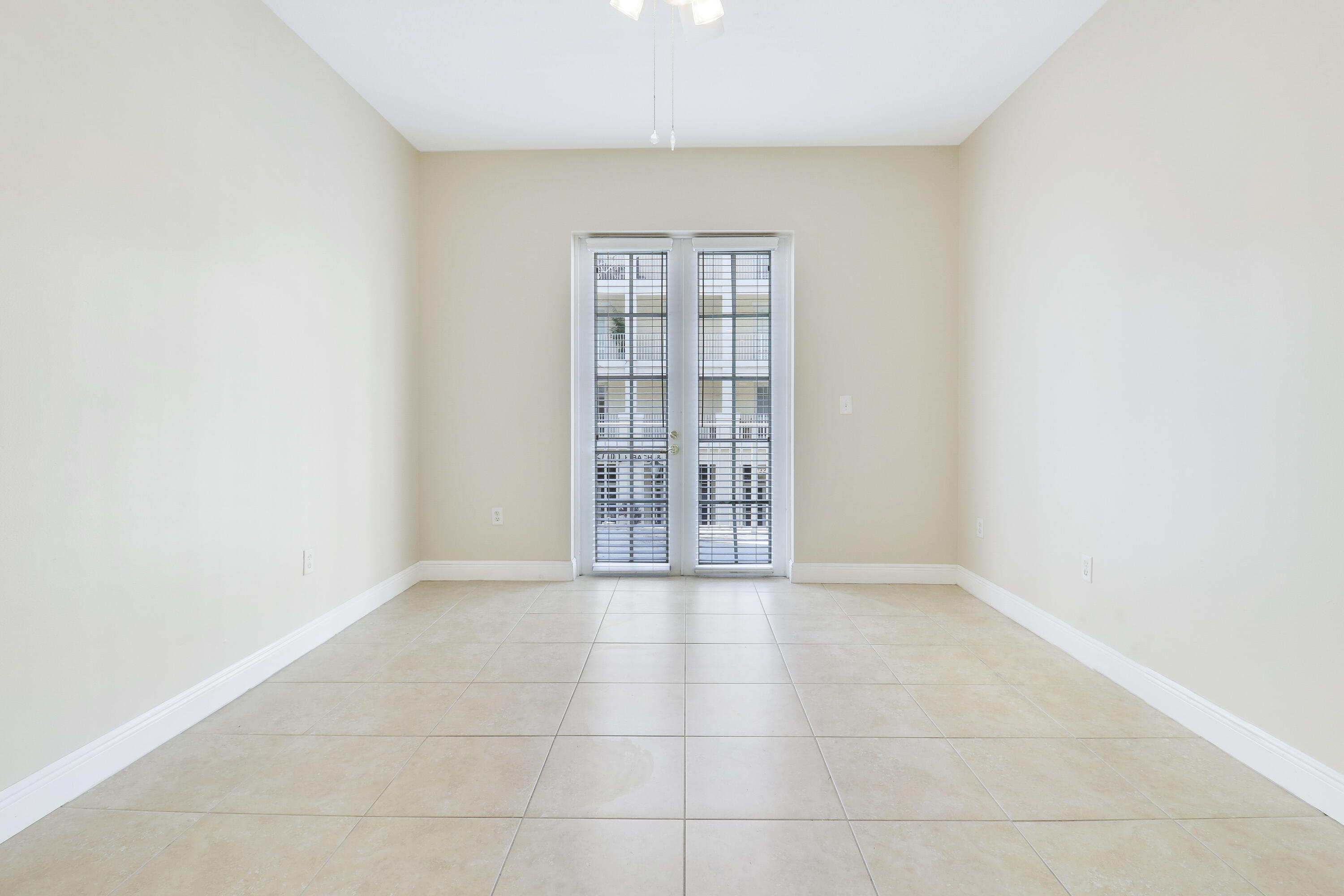 1203 Town Center 220 Drive 220