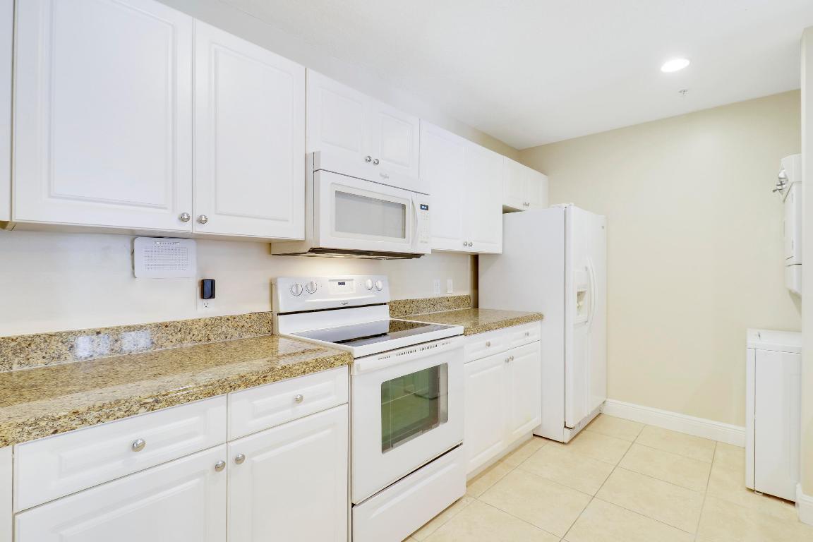 1203 Town Center 220 Drive 220