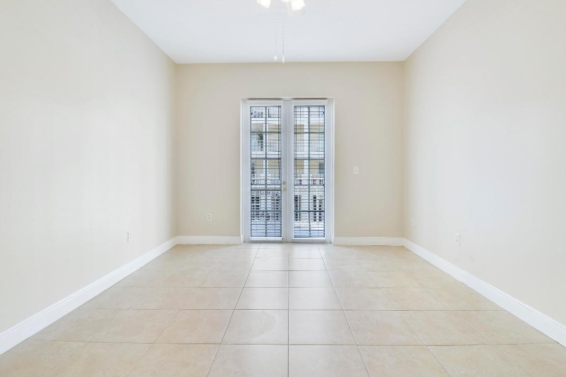 1203 Town Center 220 Drive 220