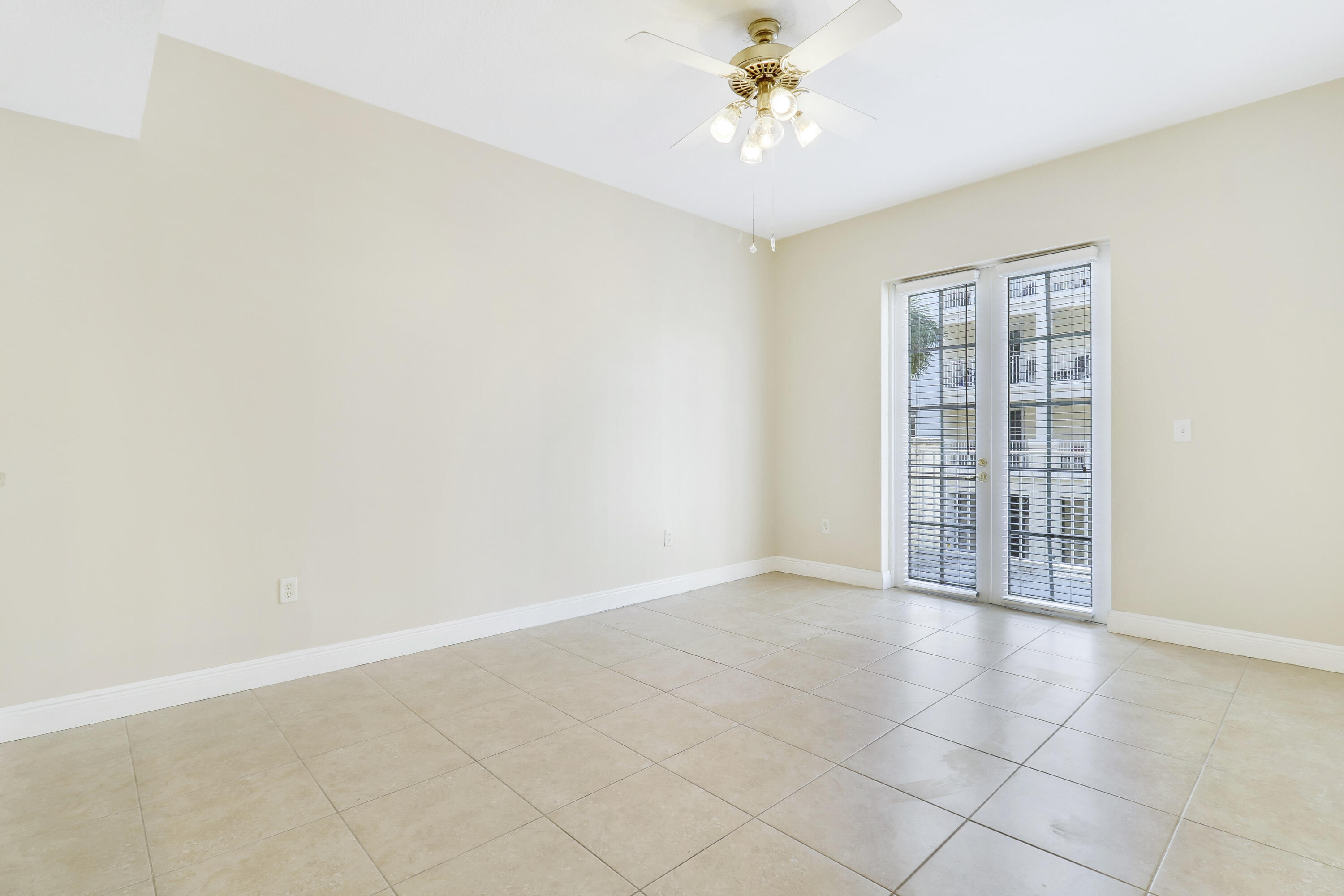 1203 Town Center 220 Drive 220