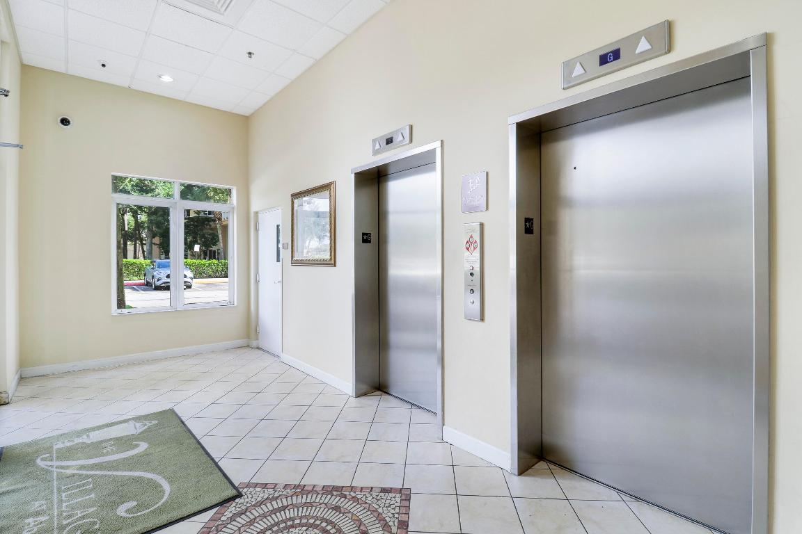 1203 Town Center 220 Drive 220