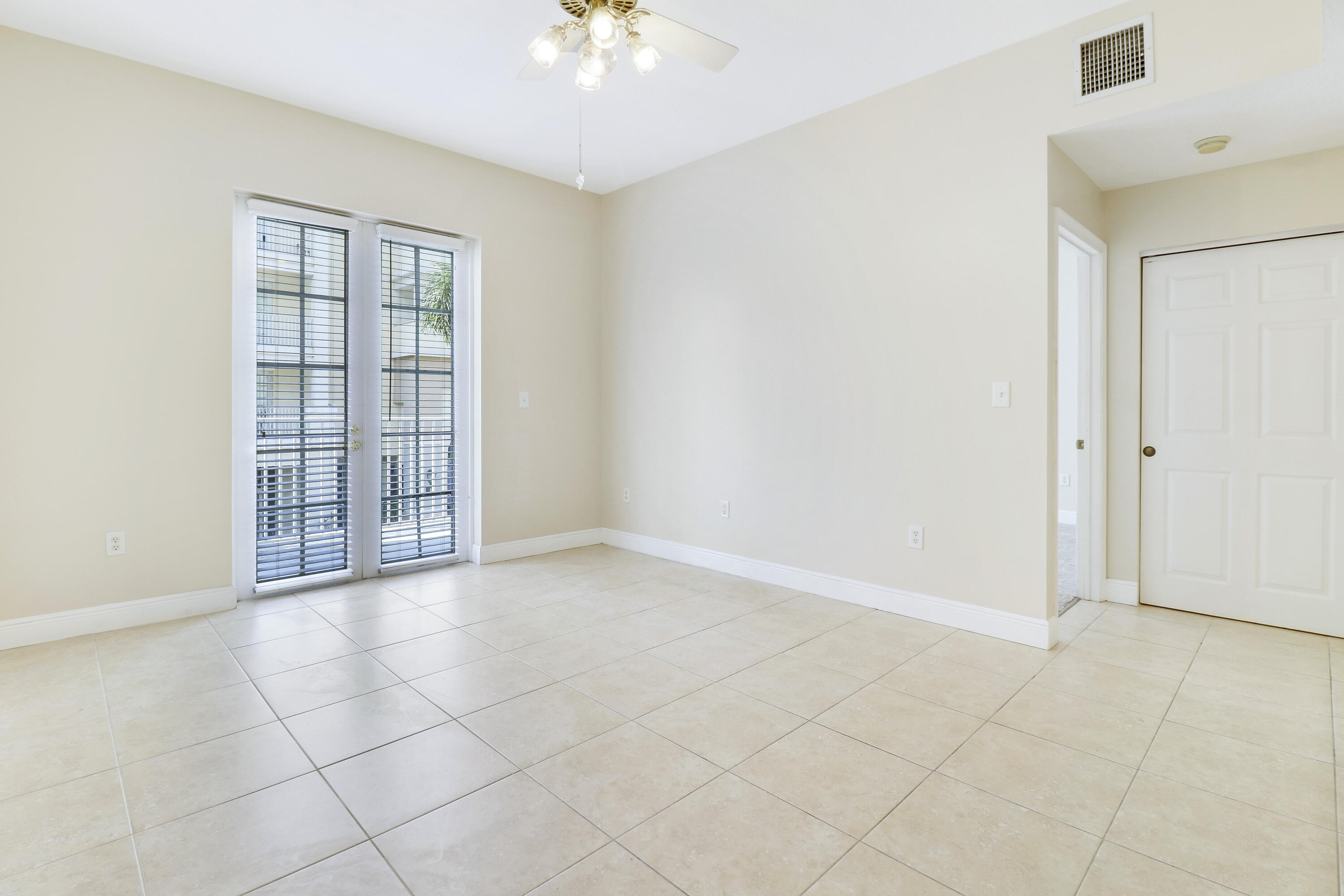 1203 Town Center 220 Drive 220