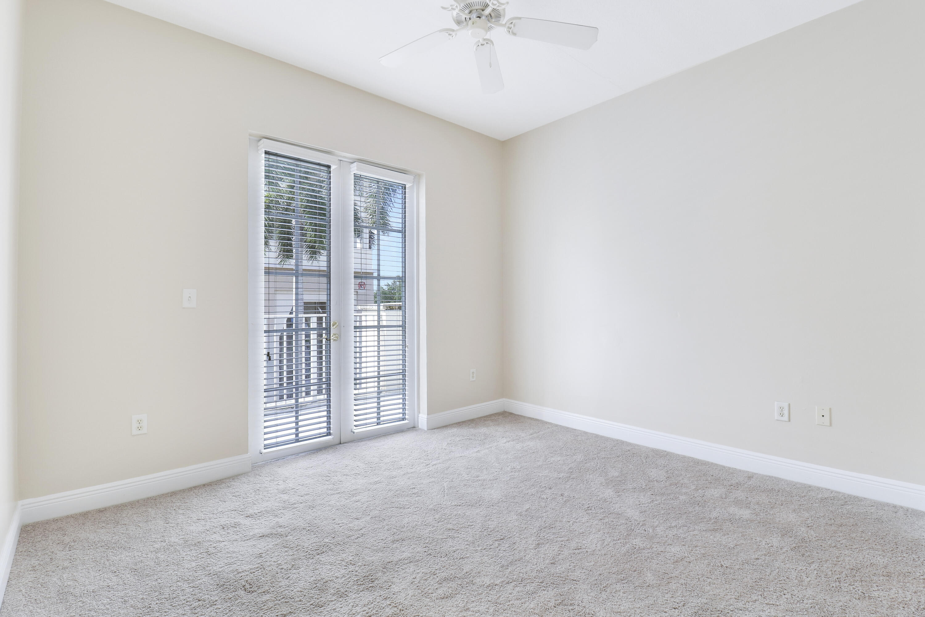 1203 Town Center 220 Drive 220