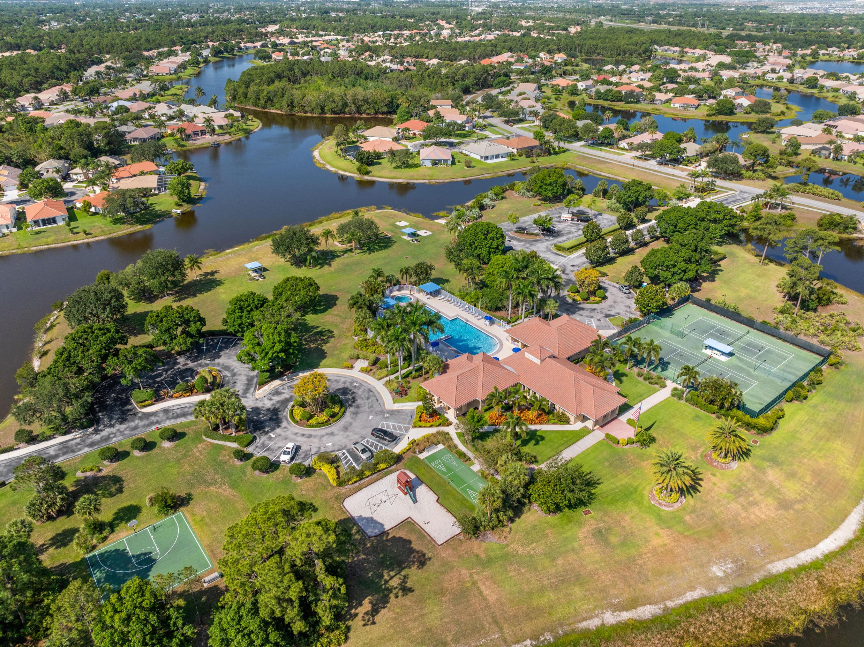 906 SW Munjack Circle, Port St. Lucie