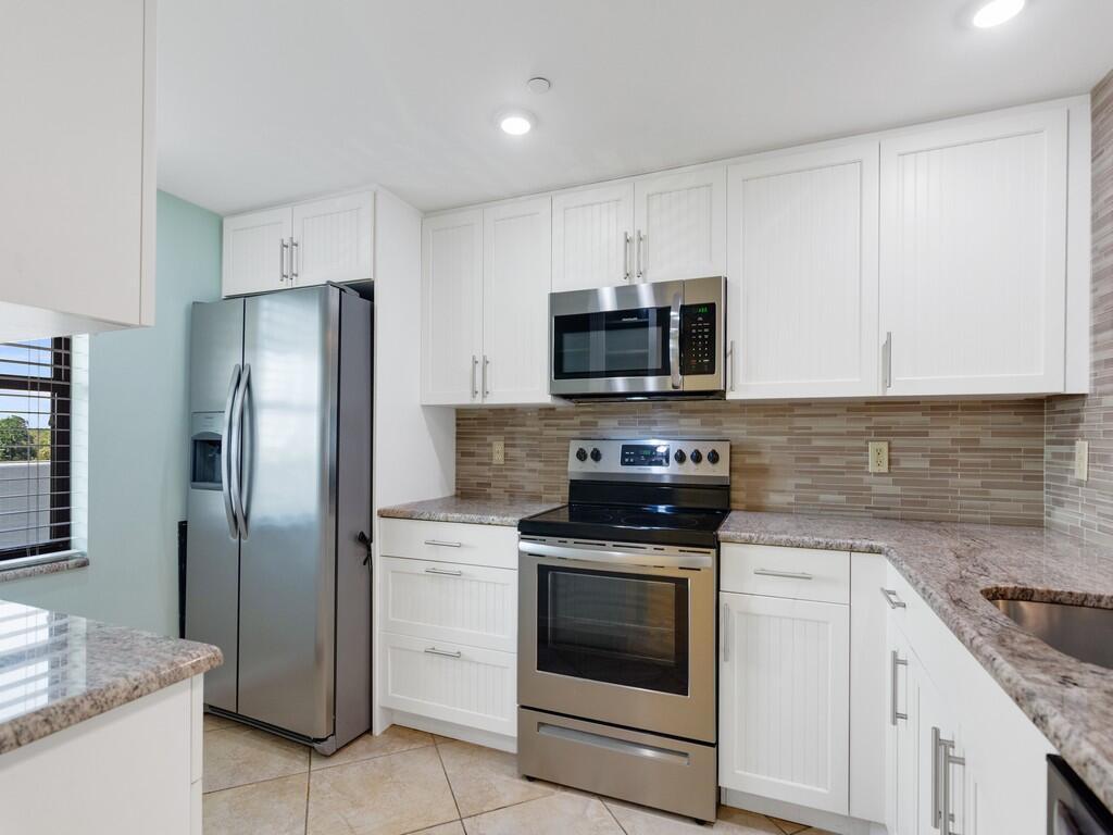 5163 N Highway A1a 319