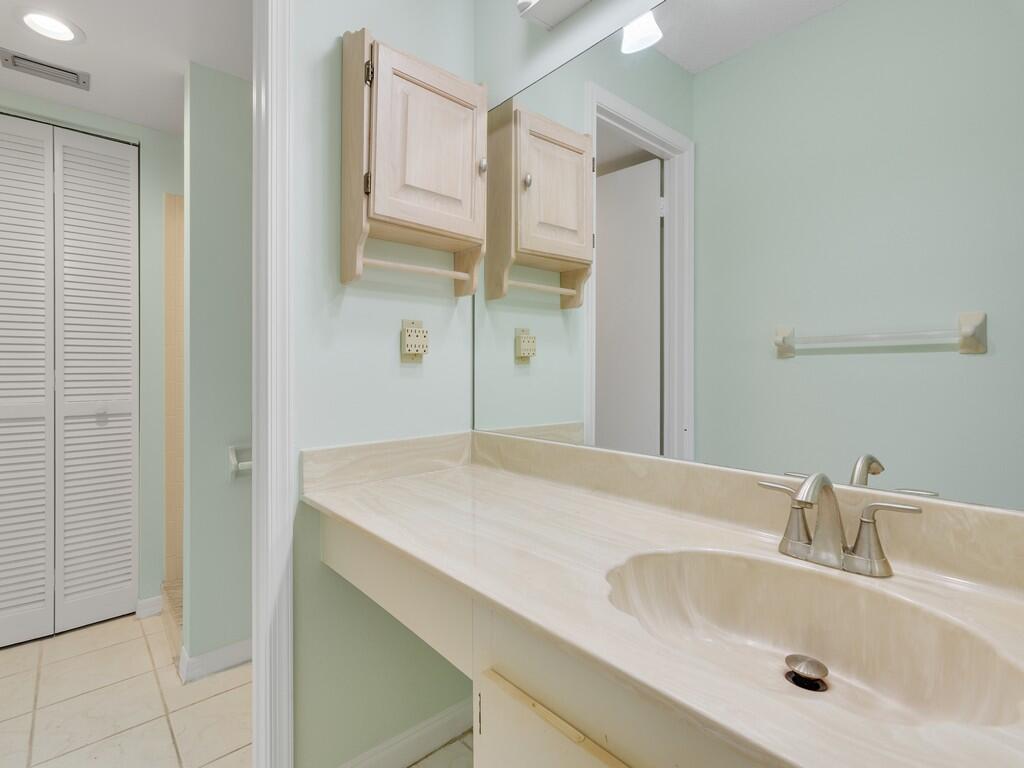 5163 N Highway A1a 319