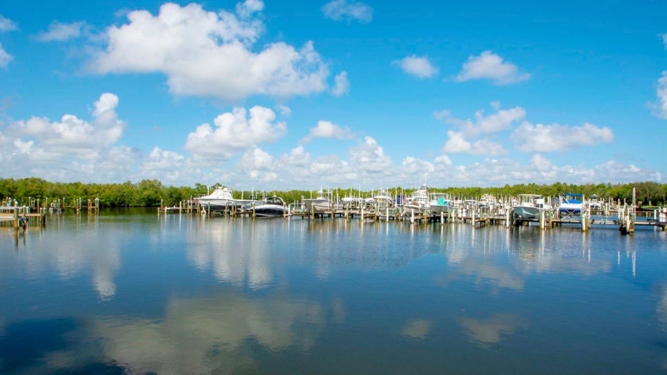 5163 N Highway A1a 319