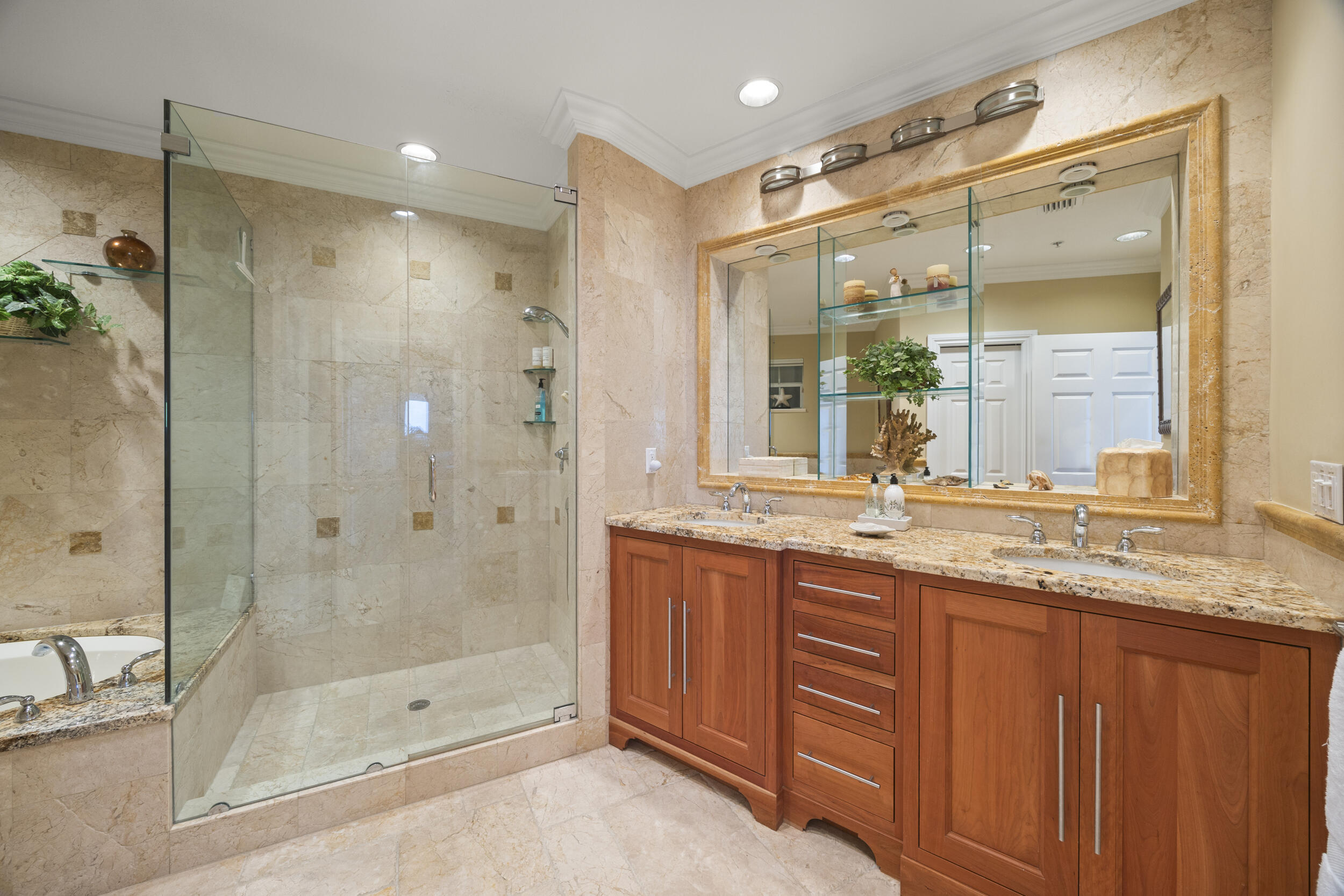 5799 NE Island Cove Way 1407