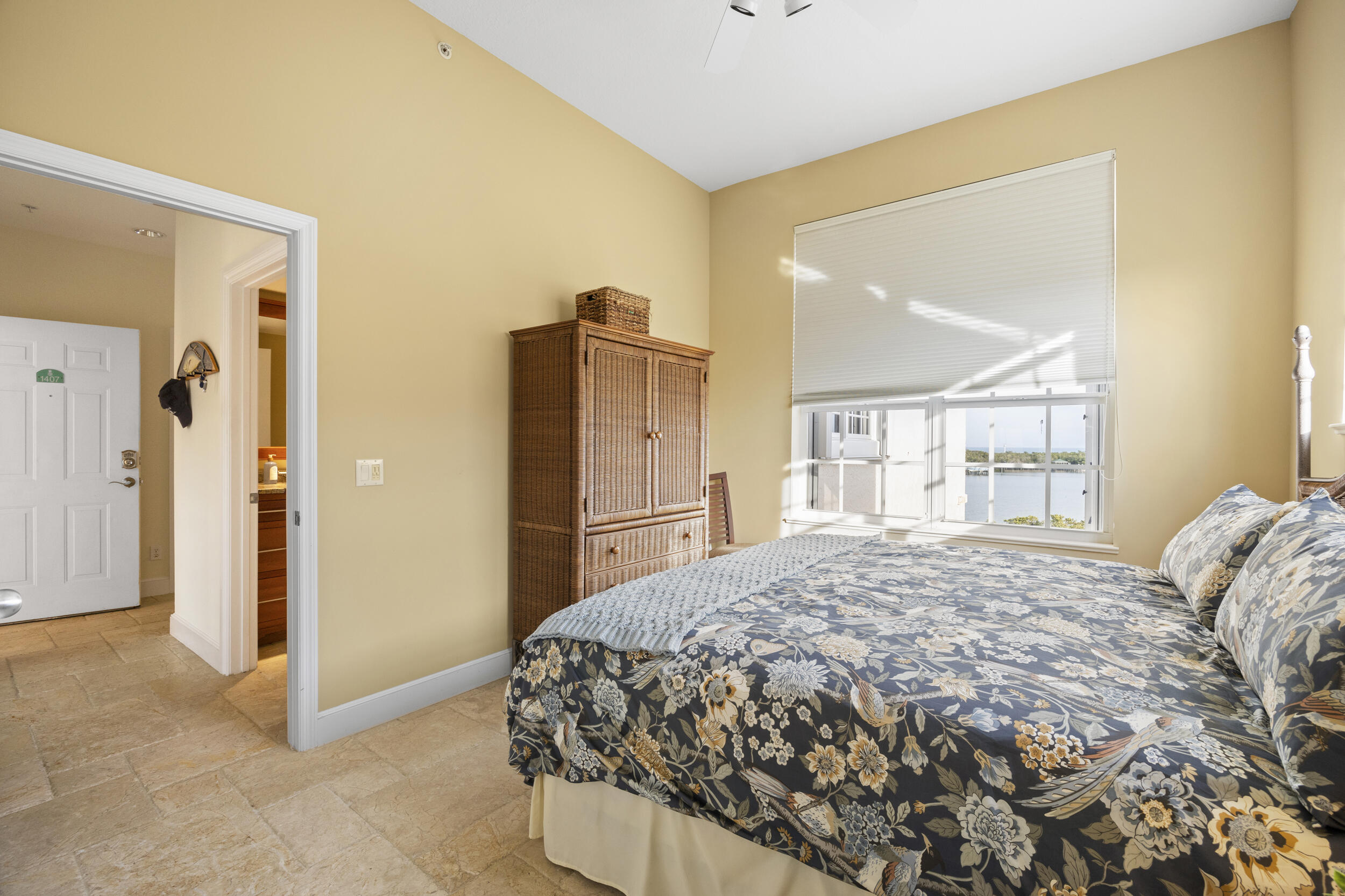 5799 NE Island Cove Way 1407