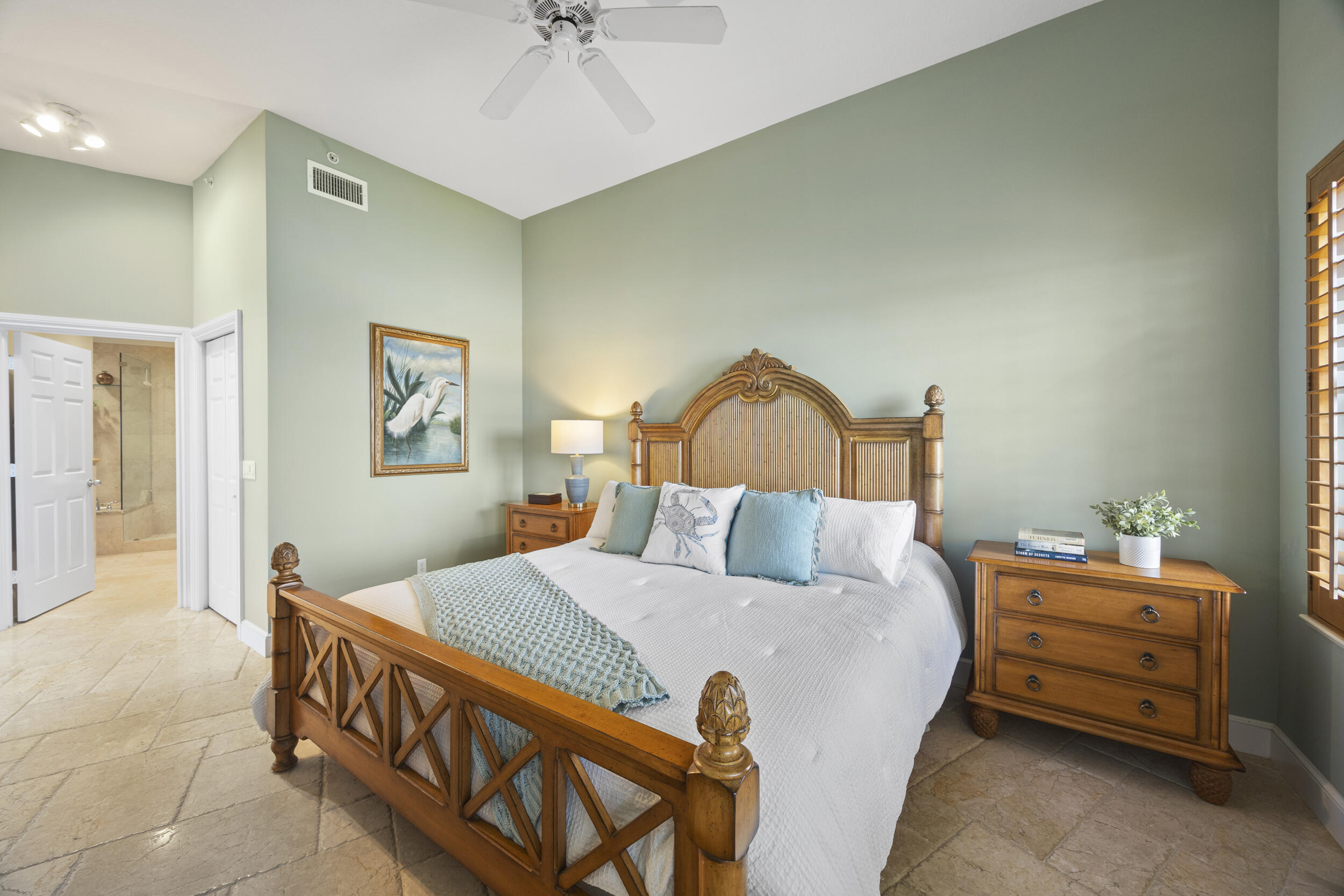 5799 NE Island Cove Way 1407