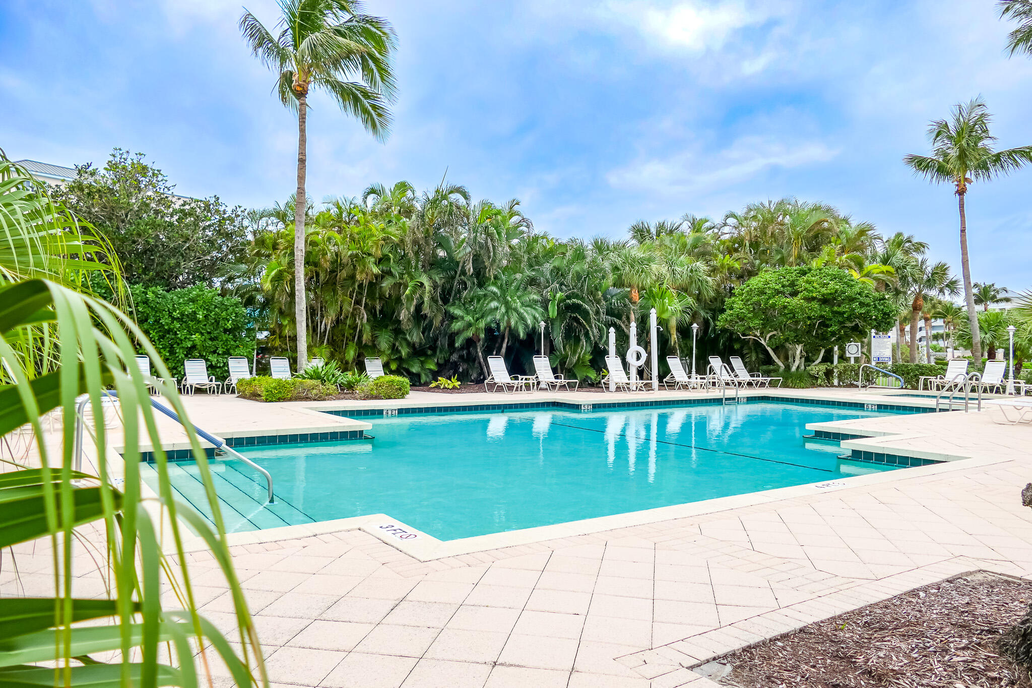 5799 NE Island Cove Way 1407