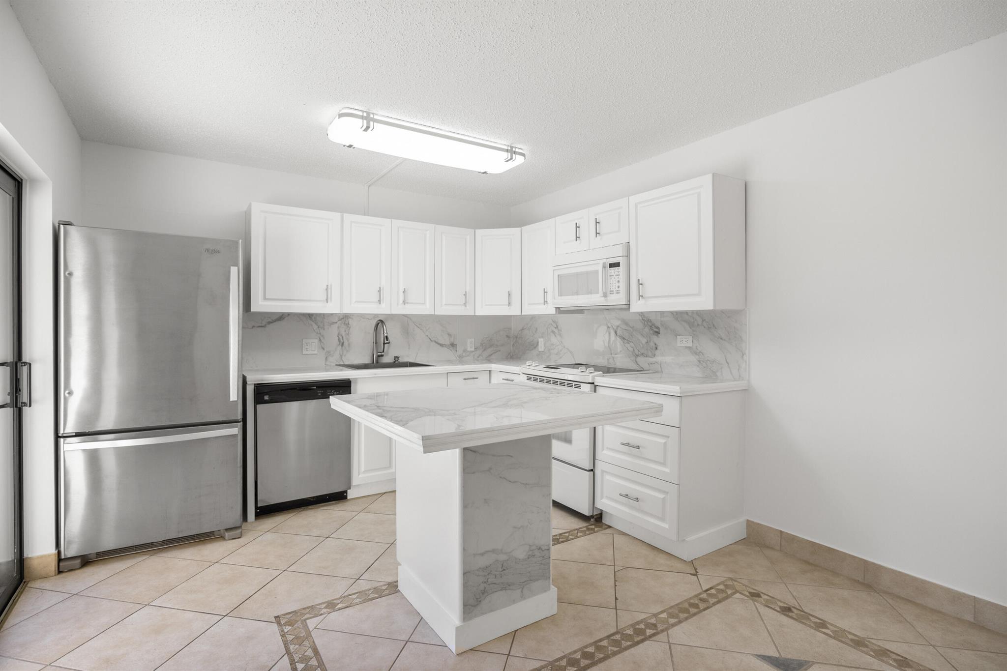 3900 County Line Road 10b