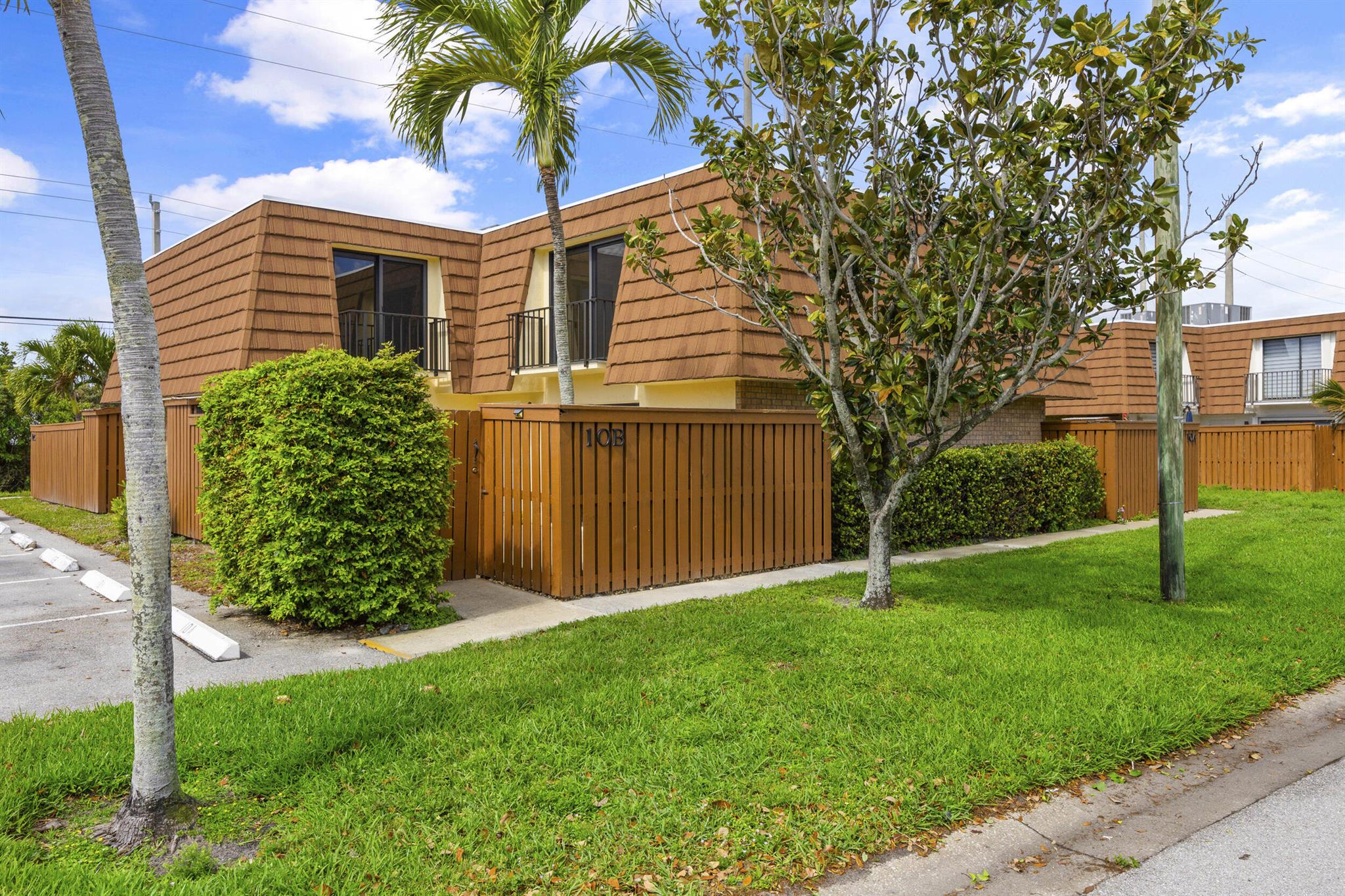 3900 County Line Road 10b