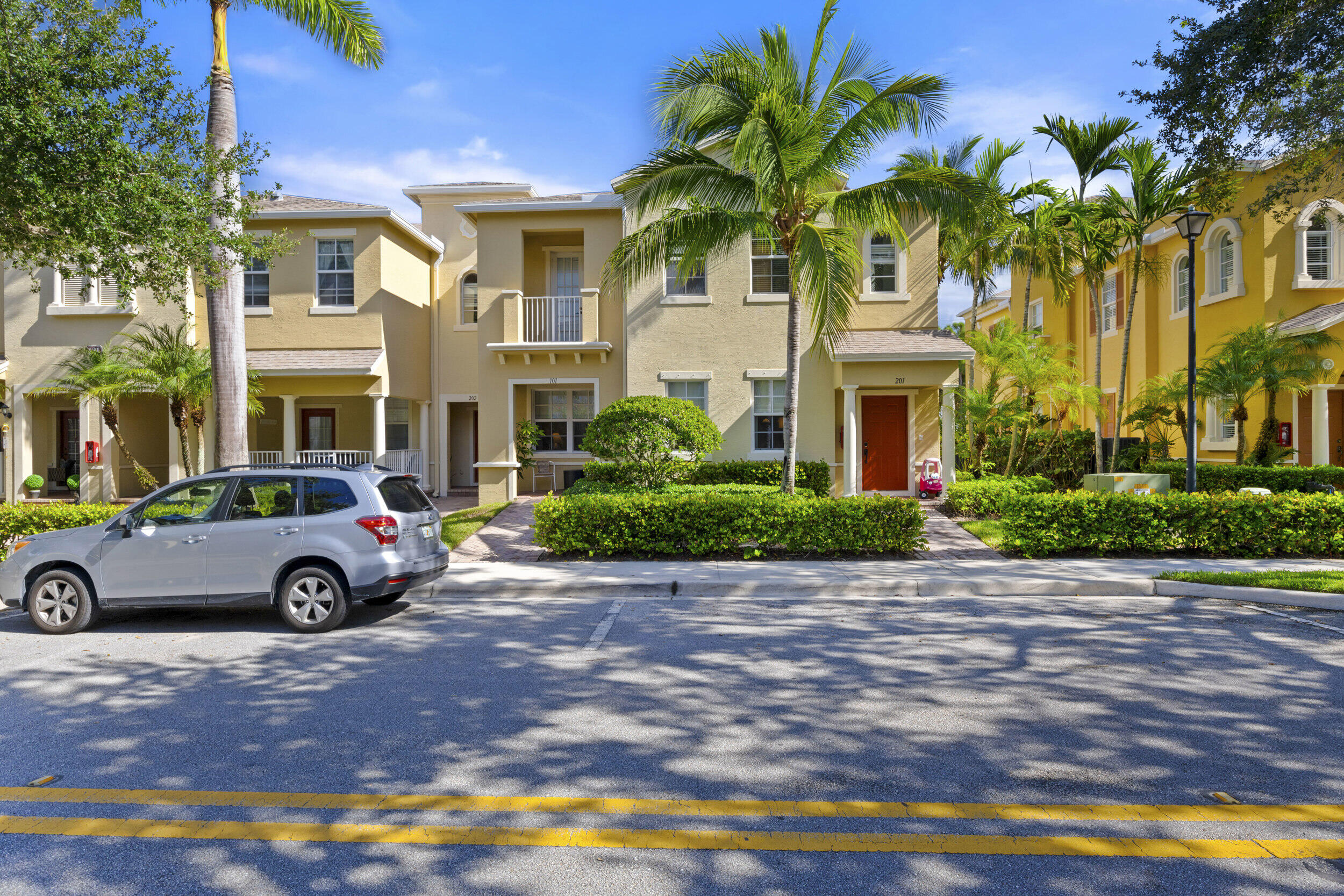 121 Seagrape Drive 101