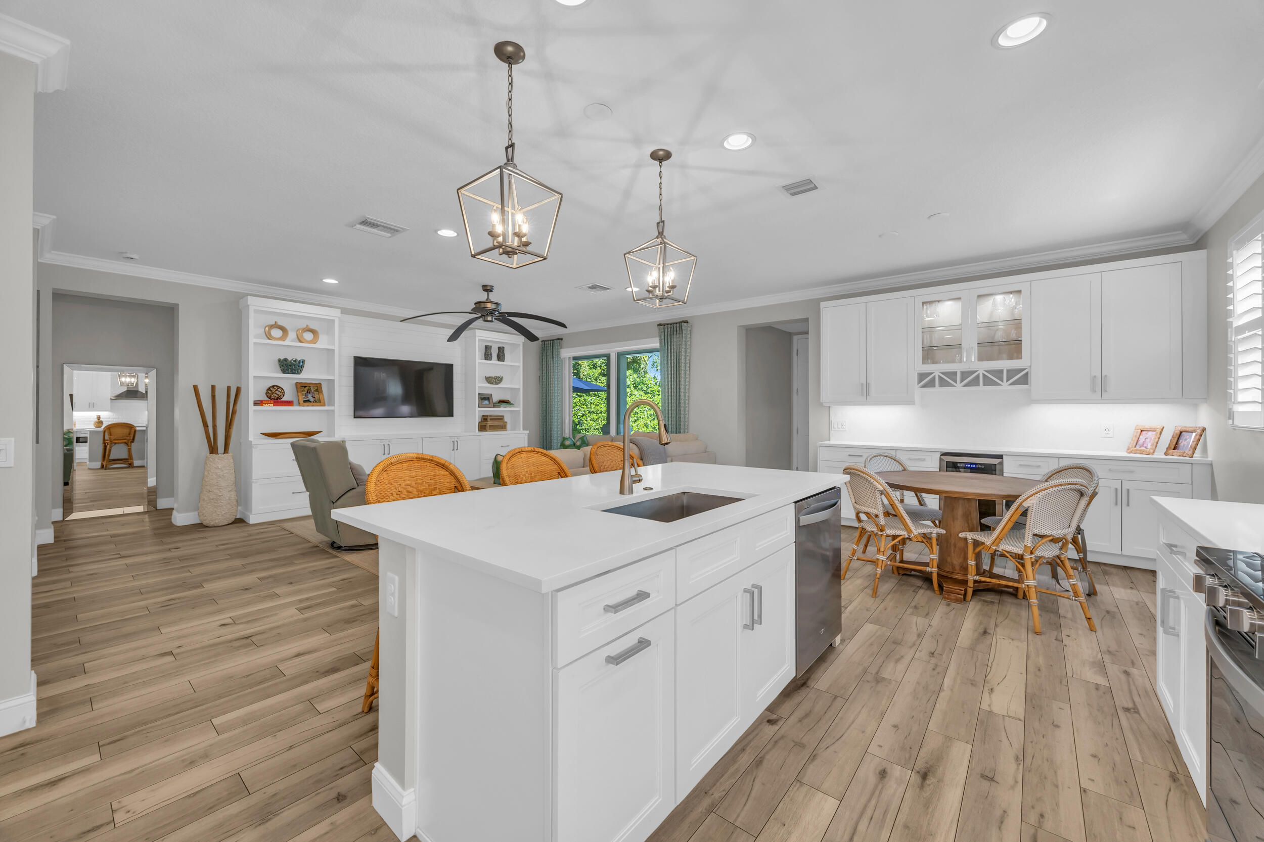 1375 Dakota Drive